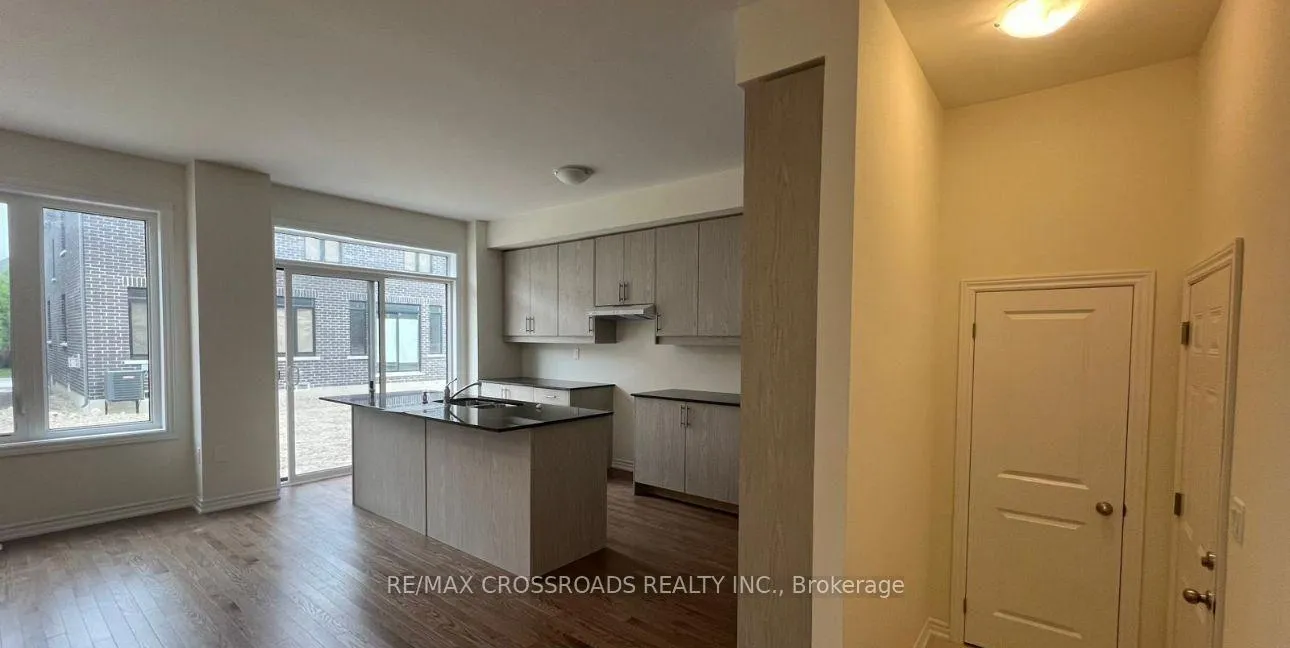 Photo 5 of 22 Blick Crescent, Aurora, Bayview Northeast — HOMEH