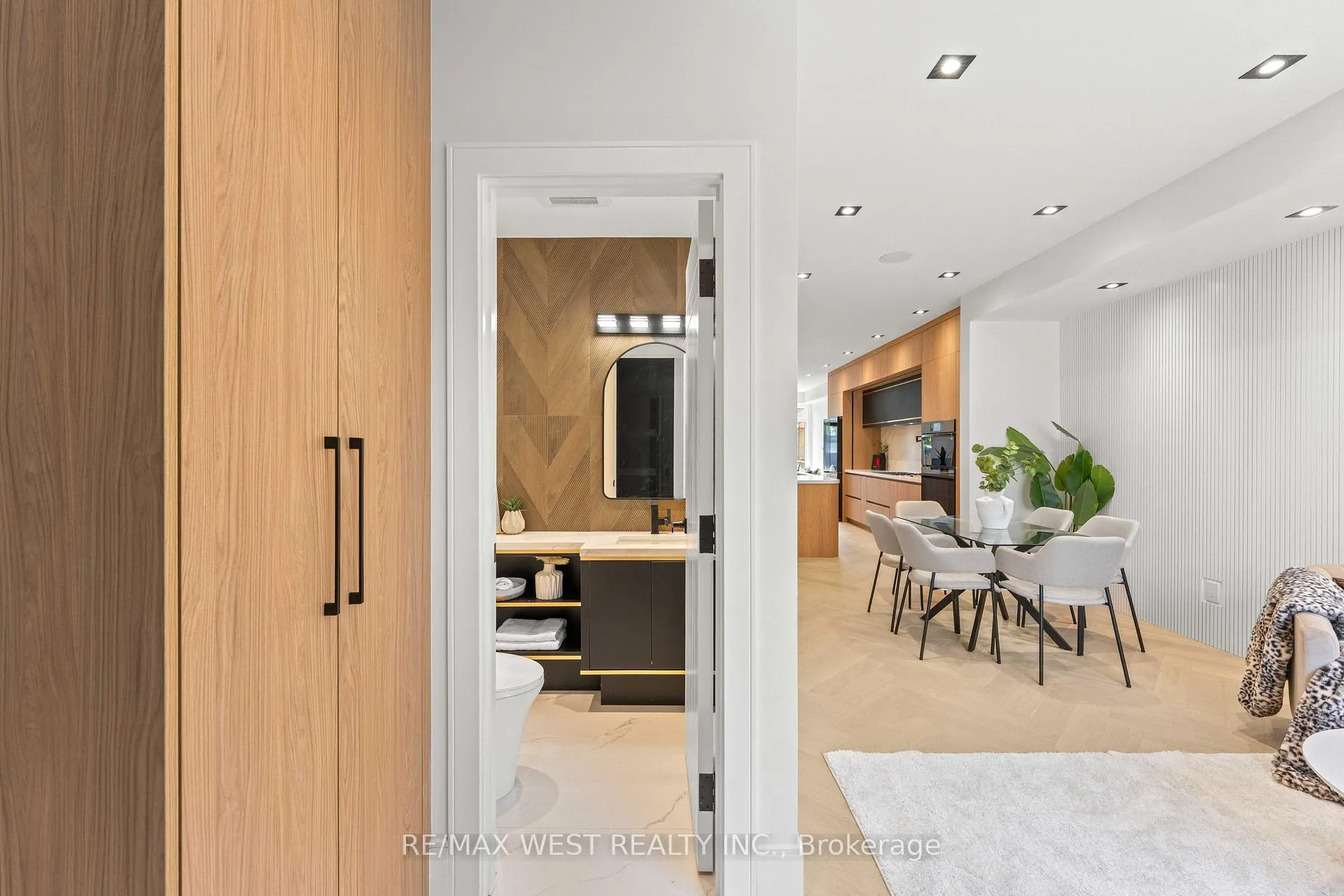 Photo 5 of 15 Cruikshank Avenue, Toronto, Playter Estates-Danforth — HOMEH