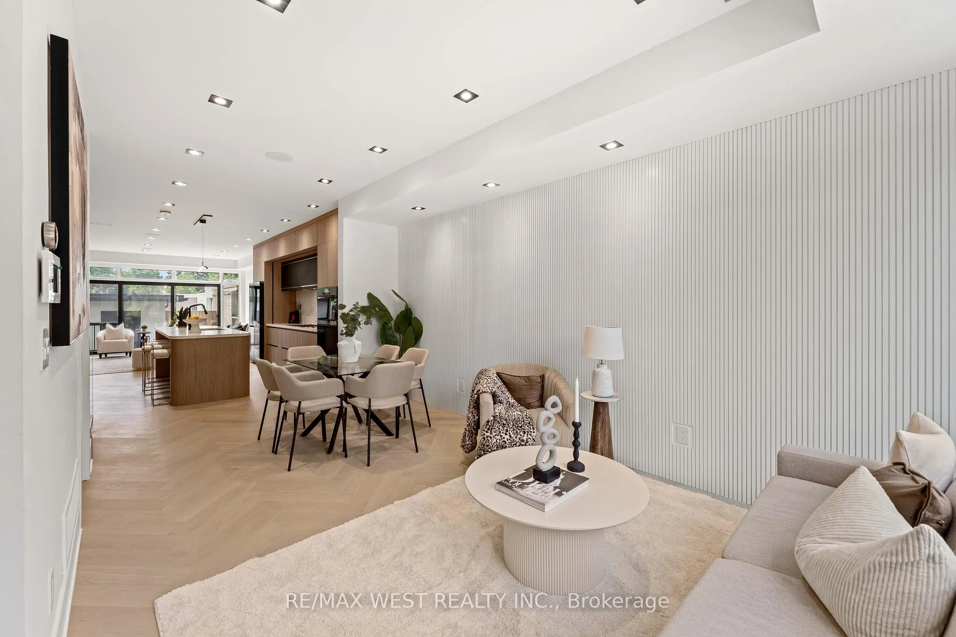 Photo 8 of 15 Cruikshank Avenue, Toronto, Playter Estates-Danforth — HOMEH