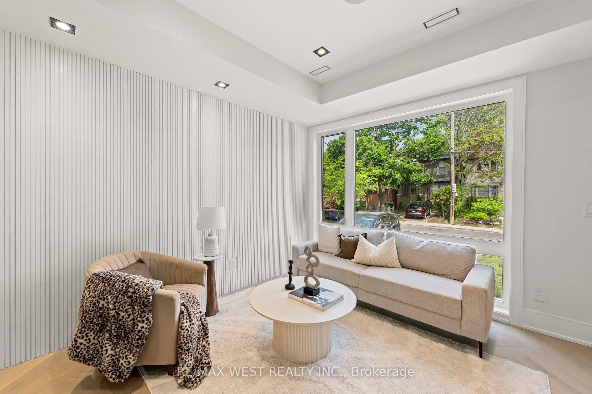 Photo 9 of 15 Cruikshank Avenue, Toronto, Playter Estates-Danforth — HOMEH