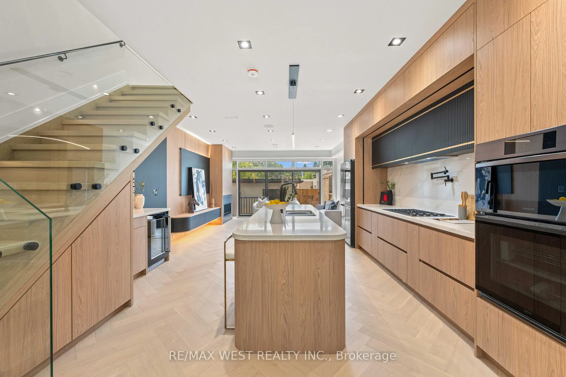 Photo 14 of 15 Cruikshank Avenue, Toronto, Playter Estates-Danforth — HOMEH