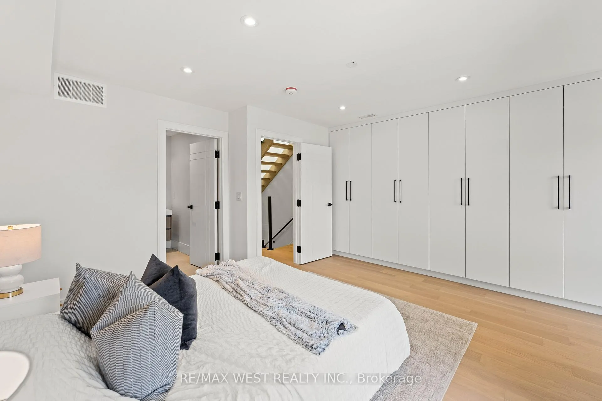 Photo 25 of 15 Cruikshank Avenue, Toronto, Playter Estates-Danforth — HOMEH