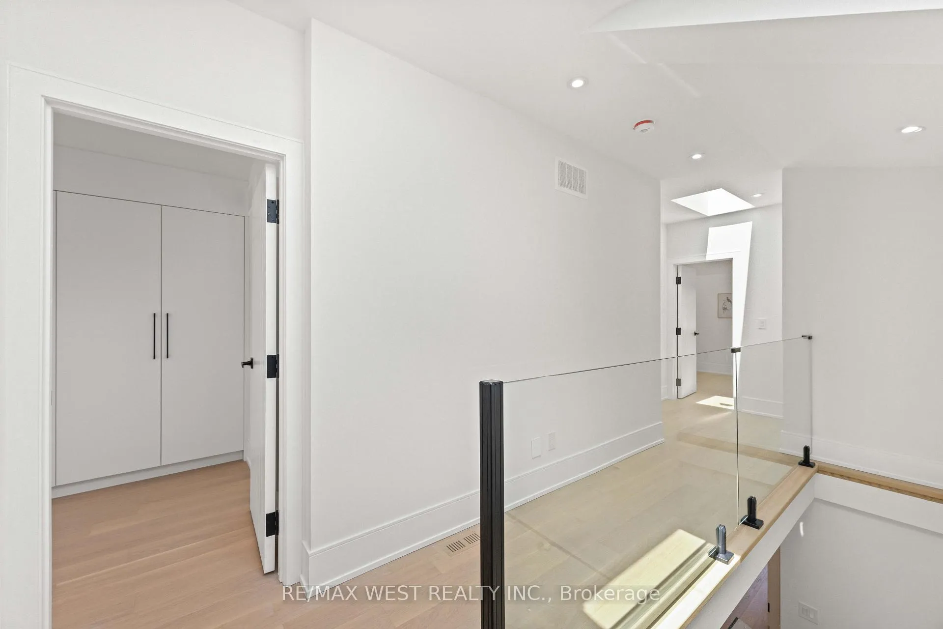 Photo 33 of 15 Cruikshank Avenue, Toronto, Playter Estates-Danforth — HOMEH