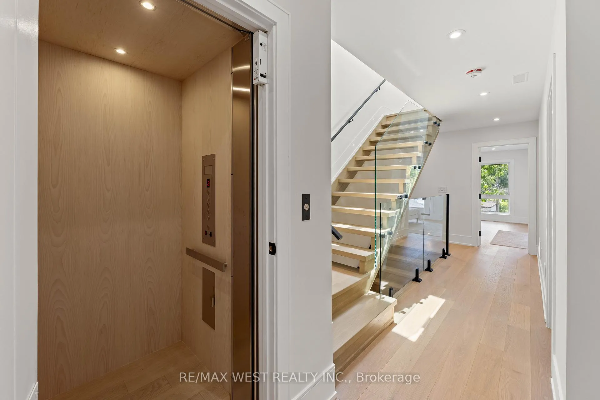 Photo 23 of 15 Cruikshank Avenue, Toronto, Playter Estates-Danforth — HOMEH
