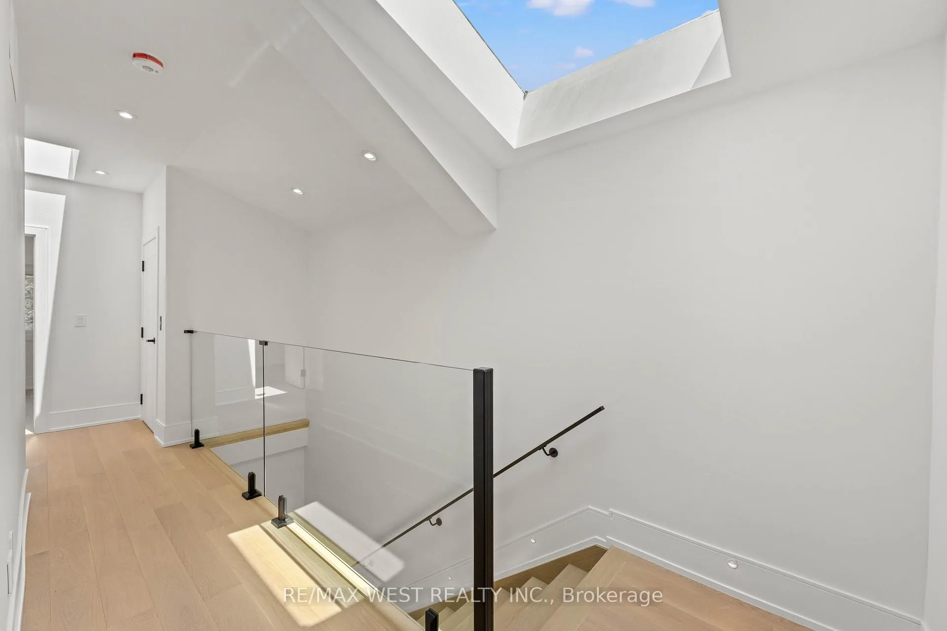 Photo 37 of 15 Cruikshank Avenue, Toronto, Playter Estates-Danforth — HOMEH