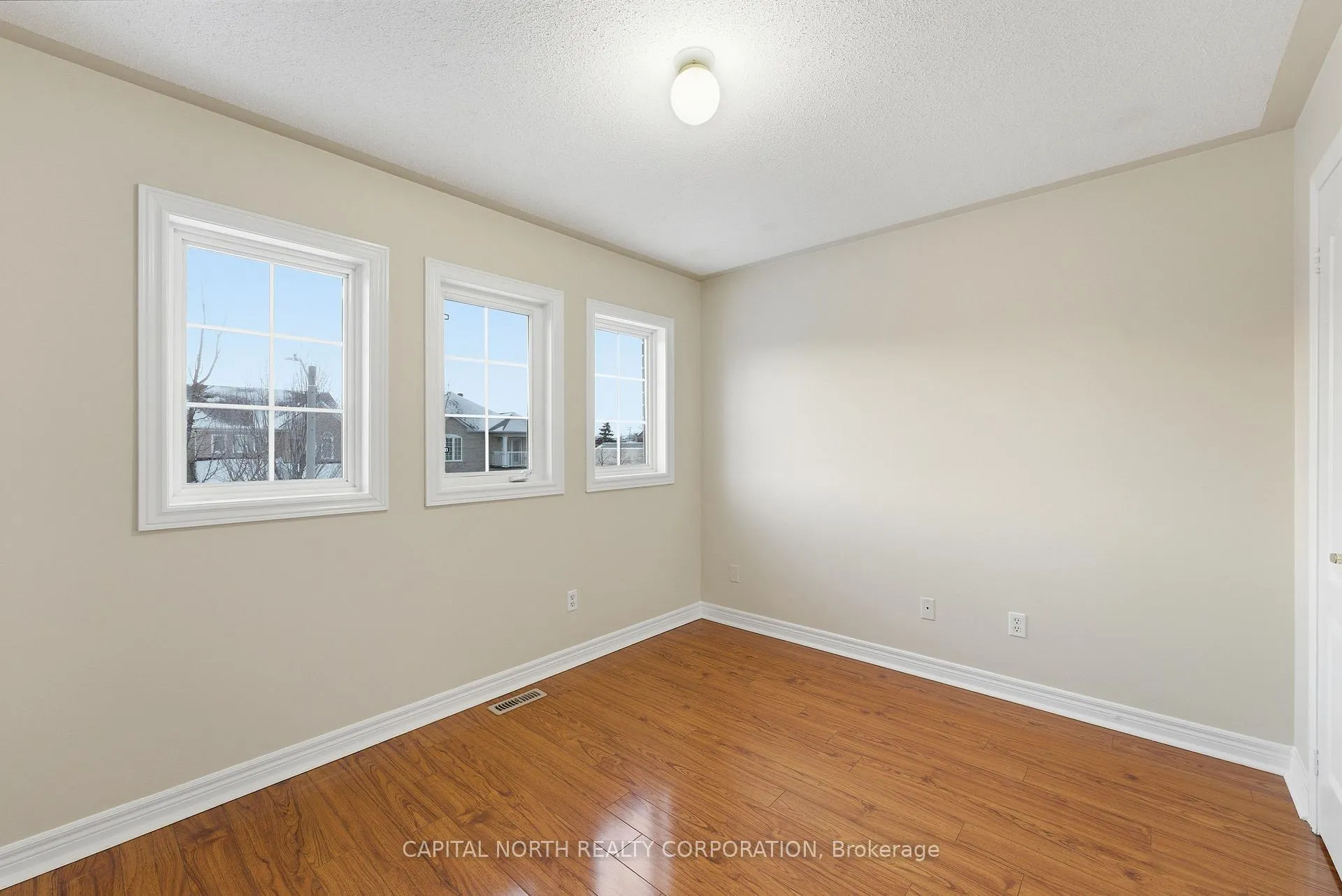 Photo 29 of 74 Bullrush Drive, Vaughan, Vellore Village — HOMEH