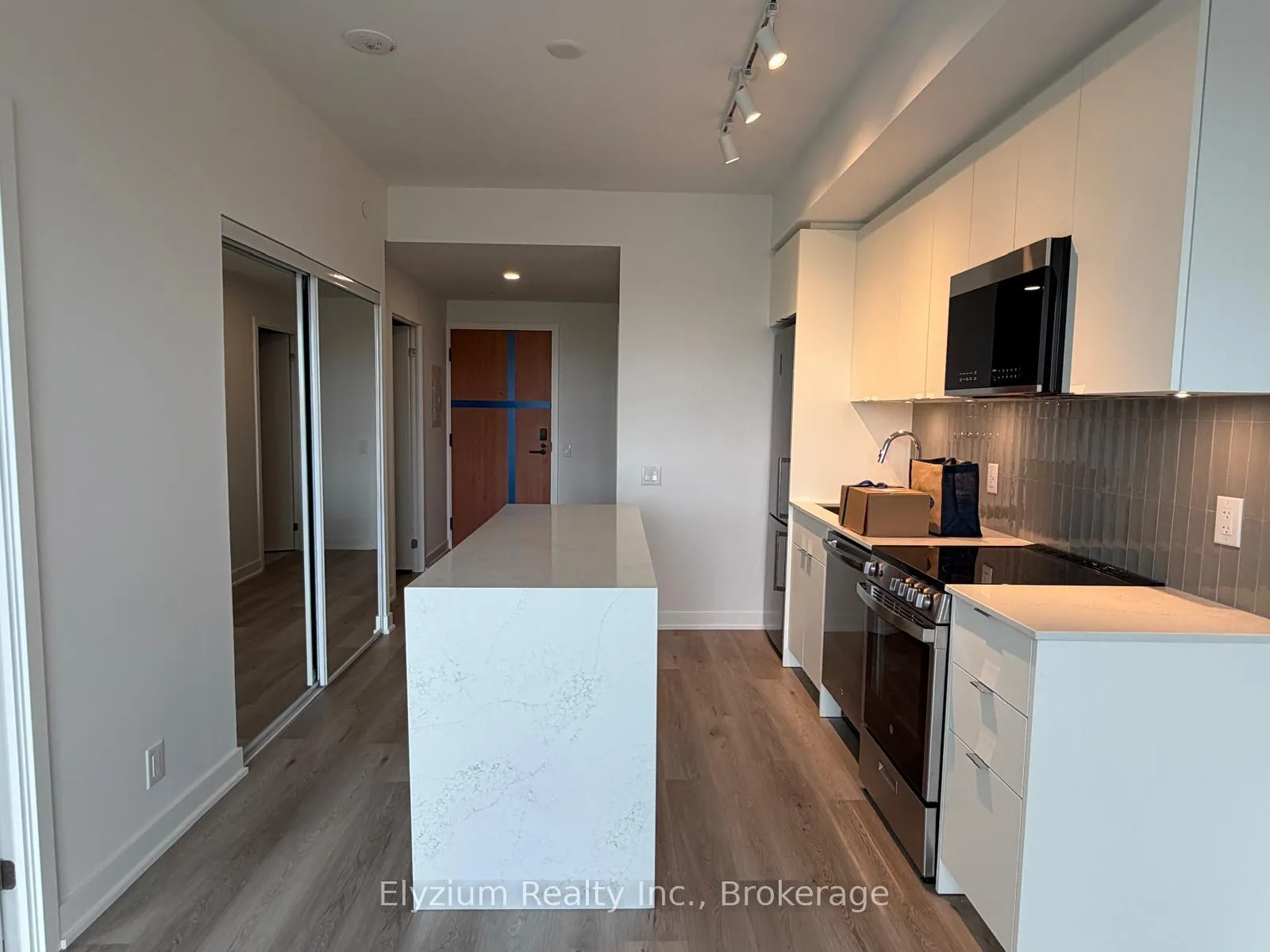 Photo 3 of Unit 715, 1660 Bloor Street W, Toronto, High Park North — HOMEH