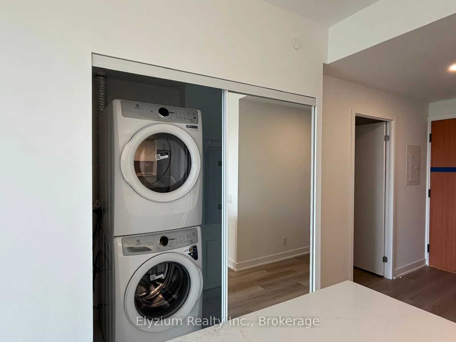 Photo 5 of Unit 715, 1660 Bloor Street W, Toronto, High Park North — HOMEH