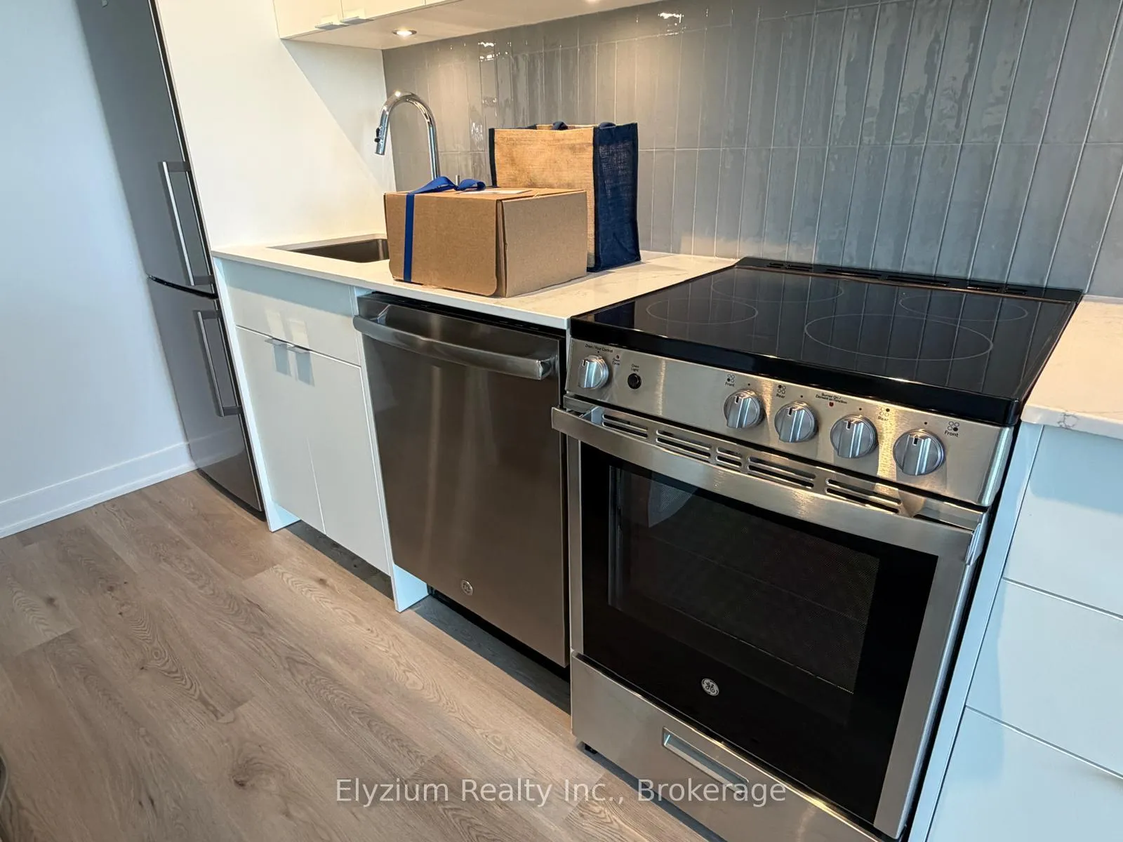 Photo 6 of Unit 715, 1660 Bloor Street W, Toronto, High Park North — HOMEH