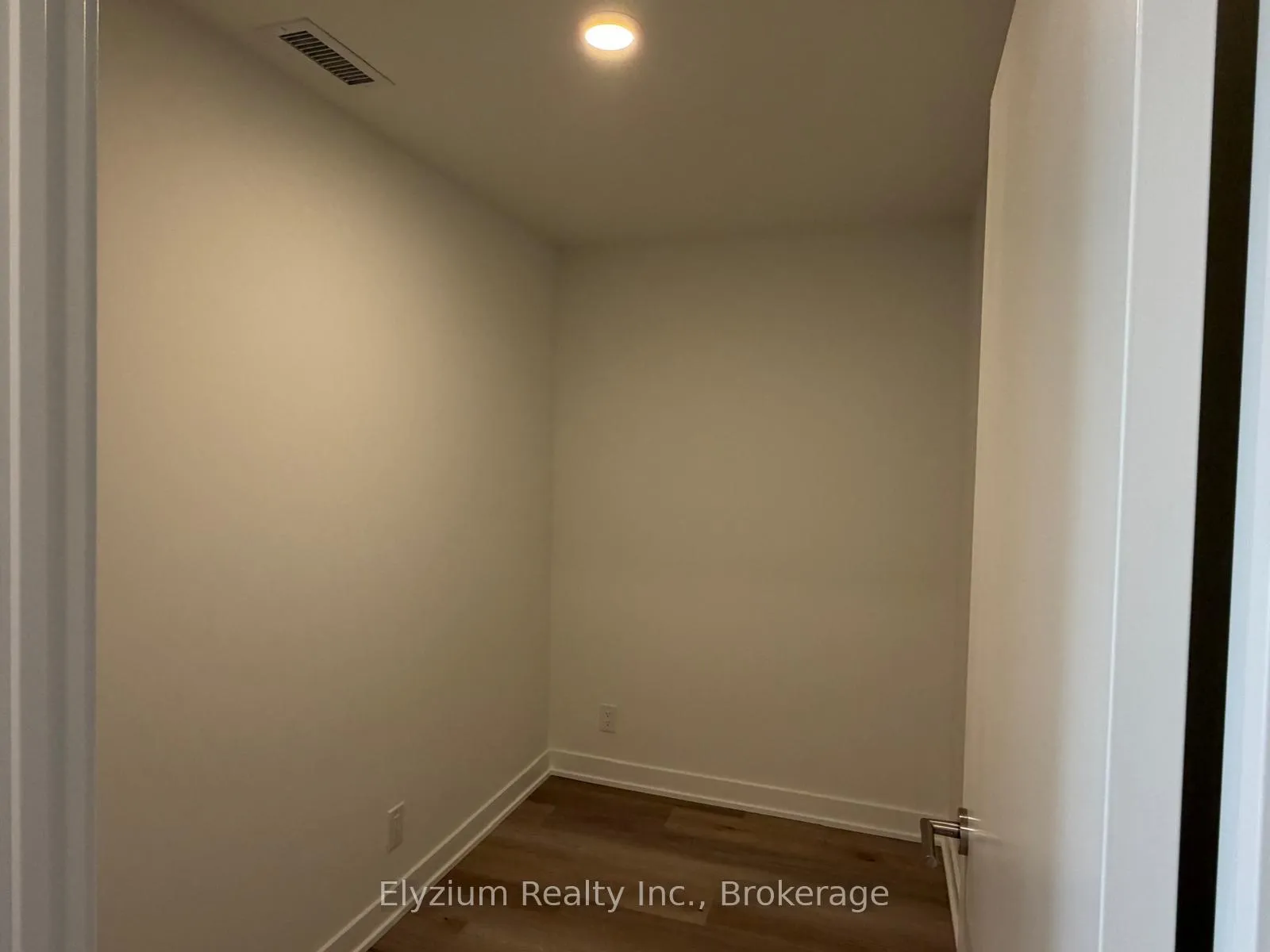 Photo 15 of Unit 715, 1660 Bloor Street W, Toronto, High Park North — HOMEH
