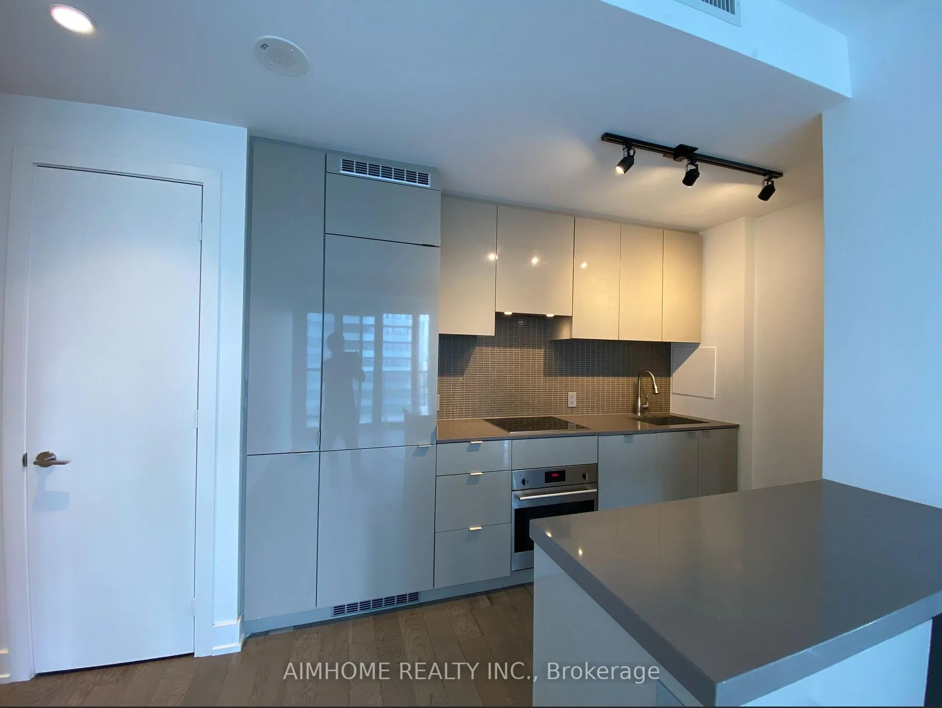 Photo 3 of Unit 3503, 7 Grenville Street, Toronto, Bay Street Corridor — HOMEH