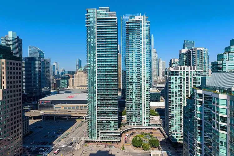 Front of Unit 308, 18 Harbour Street