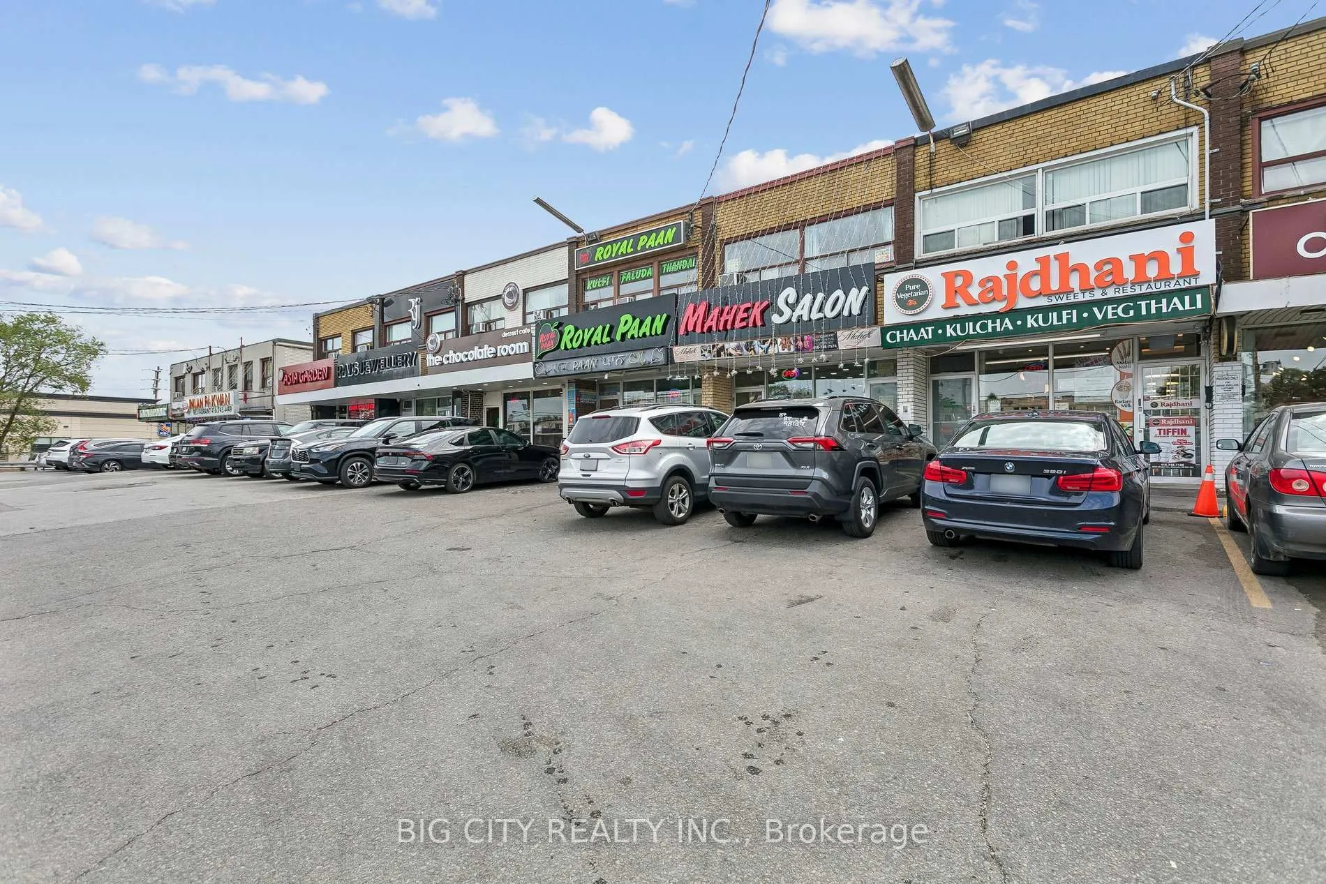 Photo 2 of Unit 2, 2656 Islington Avenue, Etobicoke, Thistletown-Beaumonde Heights — HOMEH