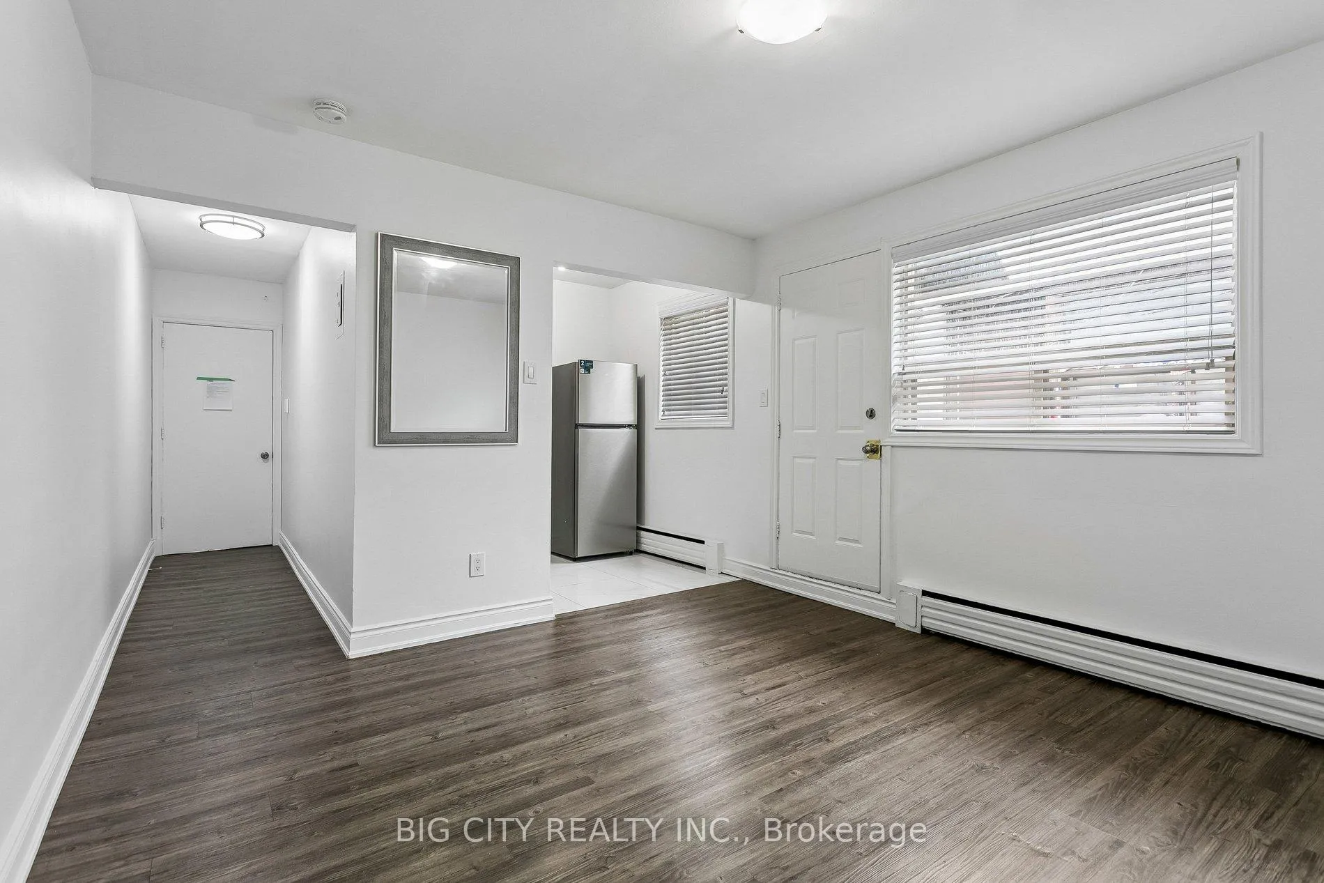 Photo 3 of Unit 2, 2656 Islington Avenue, Etobicoke, Thistletown-Beaumonde Heights — HOMEH