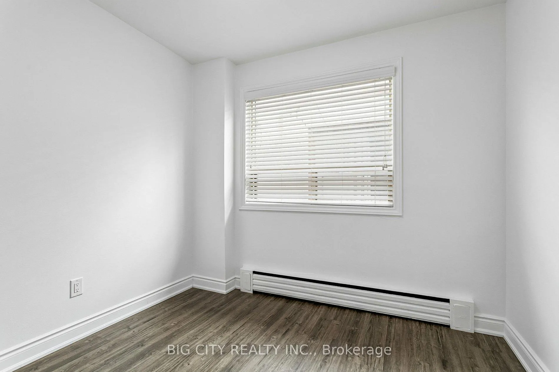 Photo 7 of Unit 2, 2656 Islington Avenue, Etobicoke, Thistletown-Beaumonde Heights — HOMEH