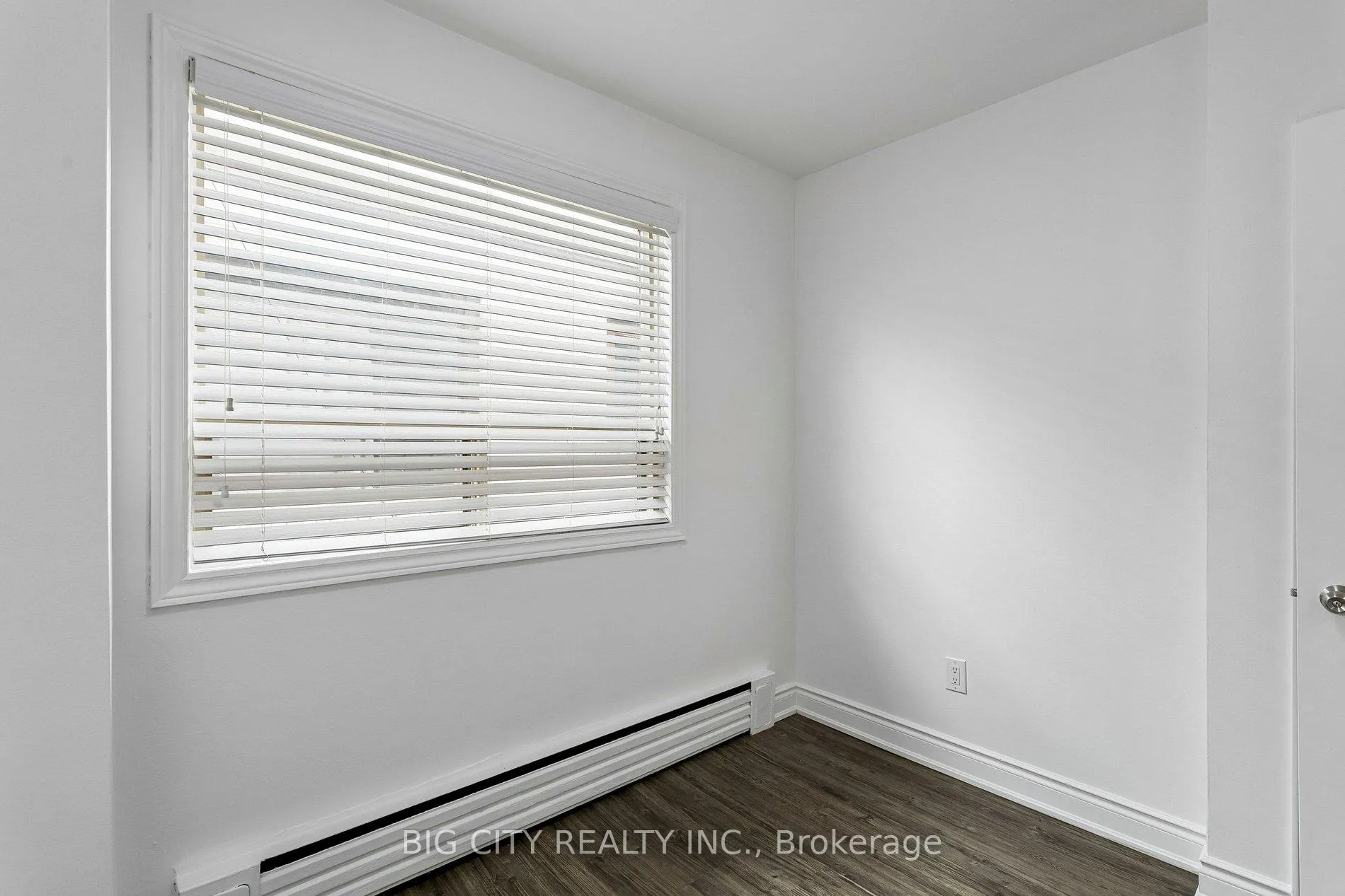 Photo 9 of Unit 2, 2656 Islington Avenue, Etobicoke, Thistletown-Beaumonde Heights — HOMEH