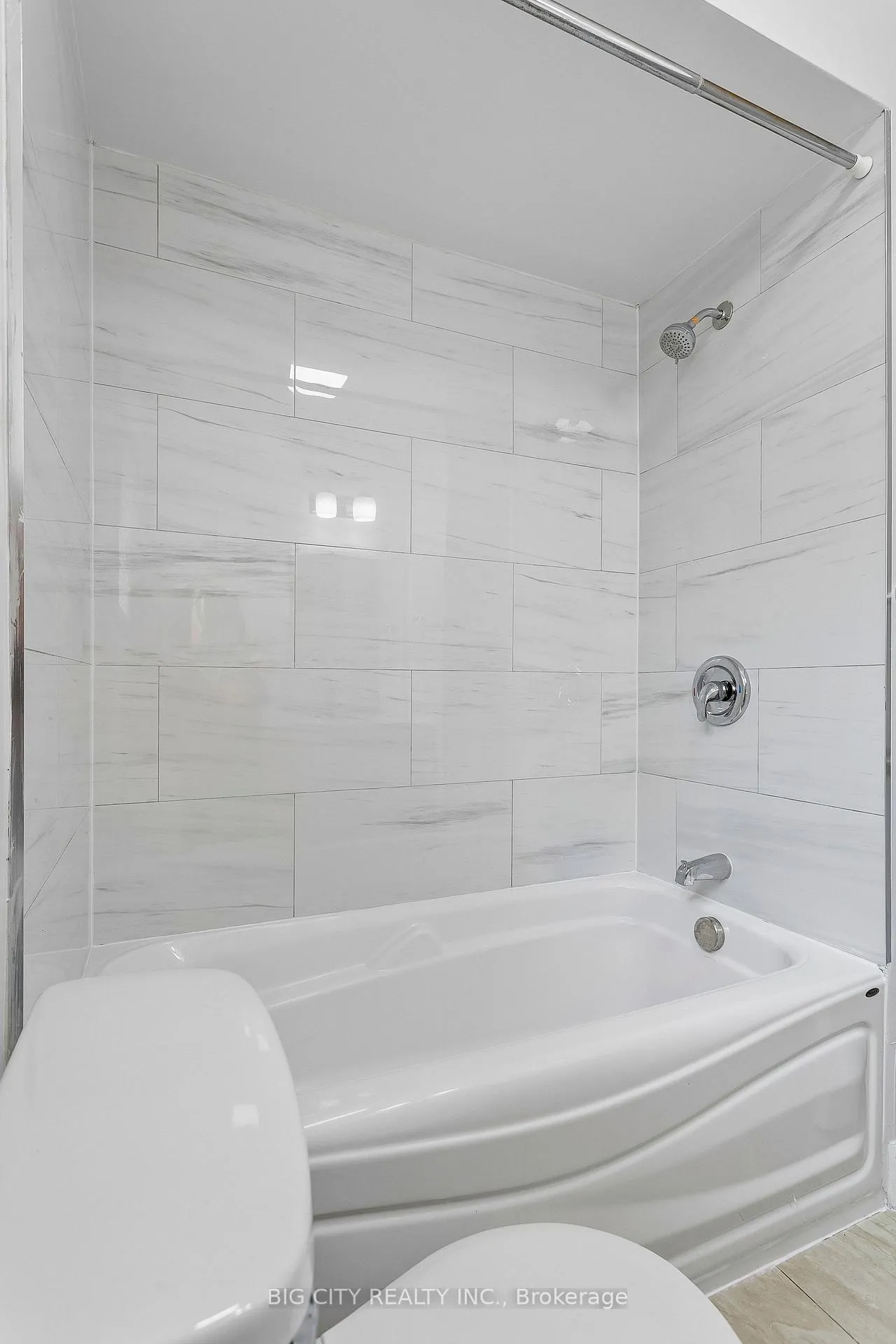 Photo 13 of Unit 2, 2656 Islington Avenue, Etobicoke, Thistletown-Beaumonde Heights — HOMEH