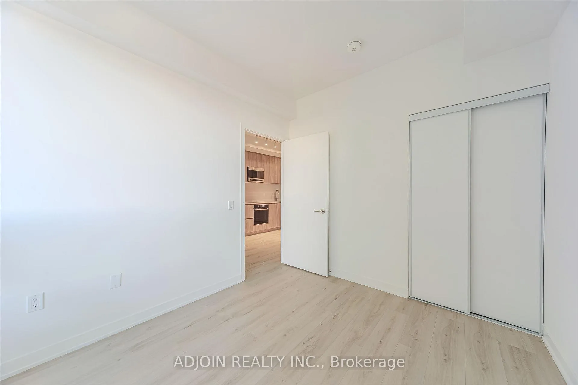 Photo 17 of Unit 1806, 120 Broadway Avenue, Toronto, Mount Pleasant West — HOMEH