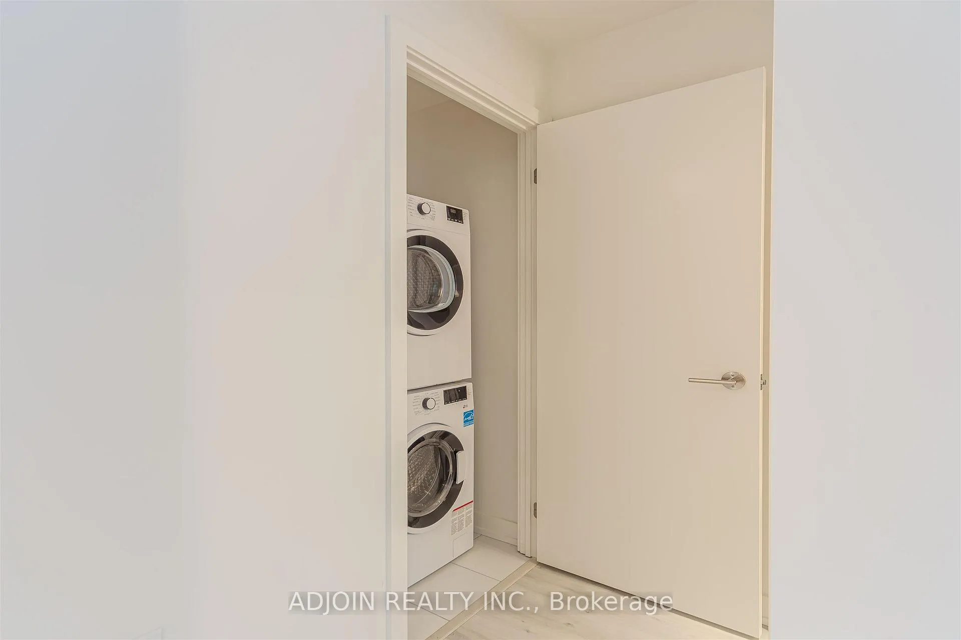 Photo 23 of Unit 1806, 120 Broadway Avenue, Toronto, Mount Pleasant West — HOMEH