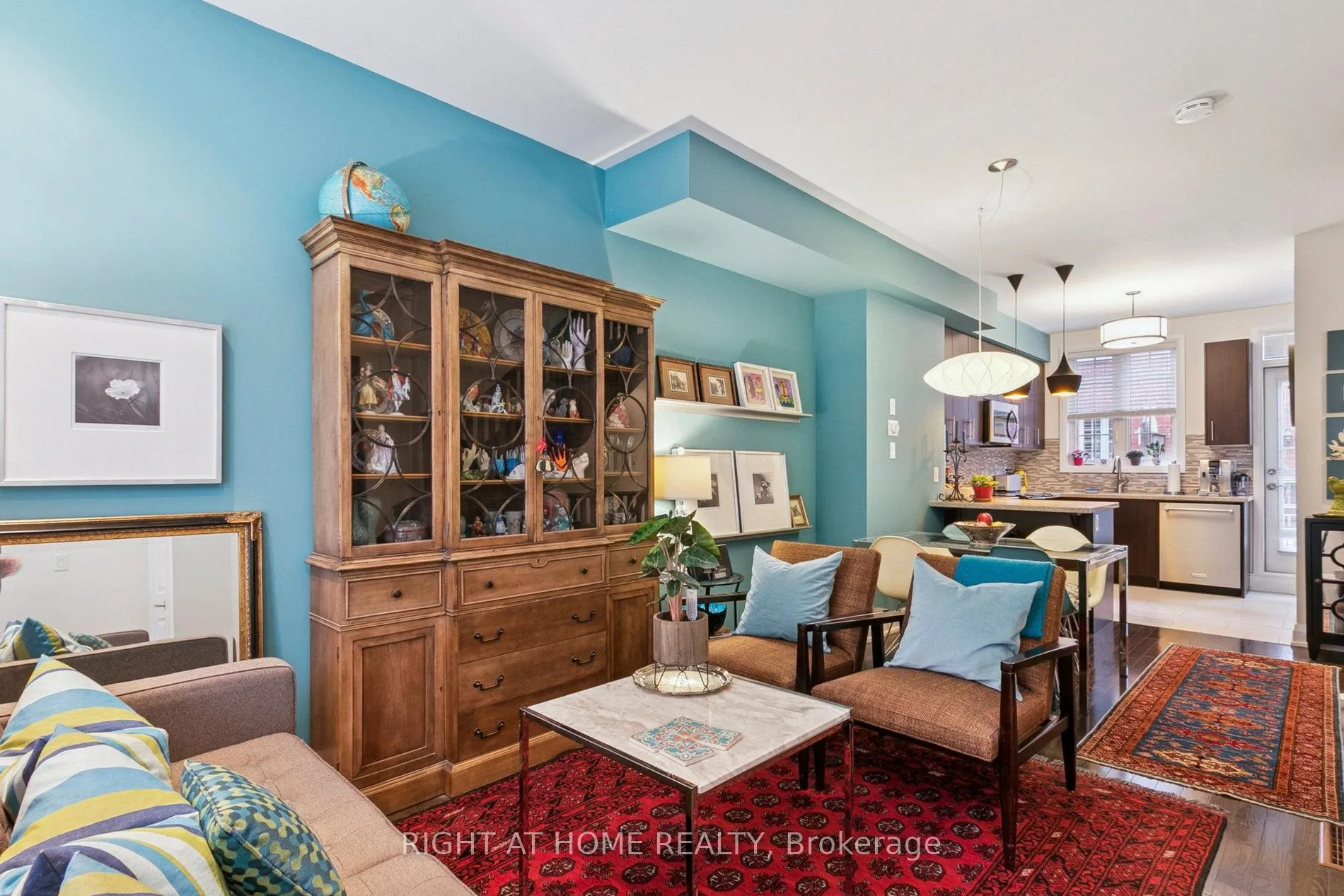 Photo 6 of 28 Raffeix Lane, Toronto, Moss Park — HOMEH