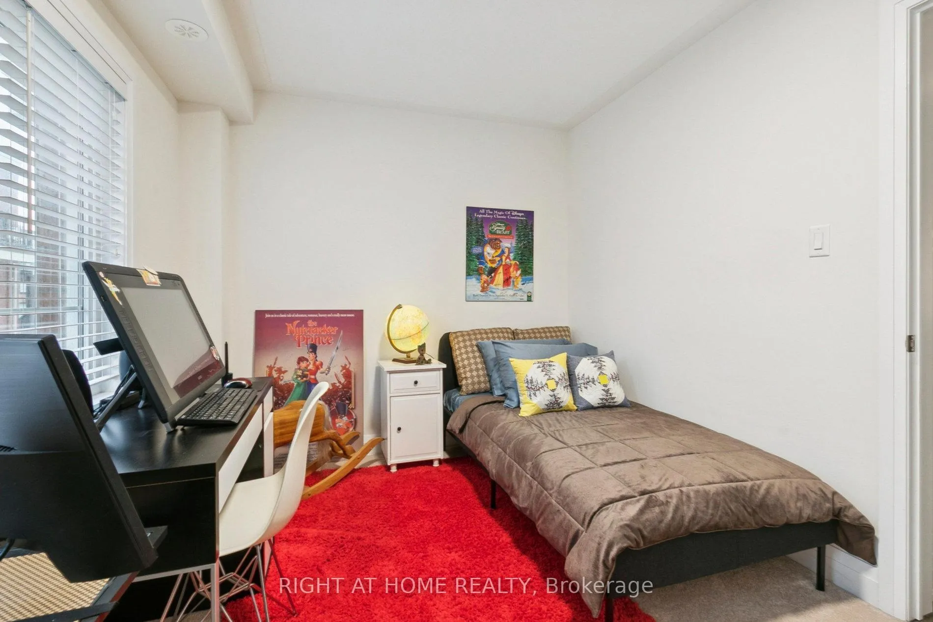 Photo 26 of 28 Raffeix Lane, Toronto, Moss Park — HOMEH
