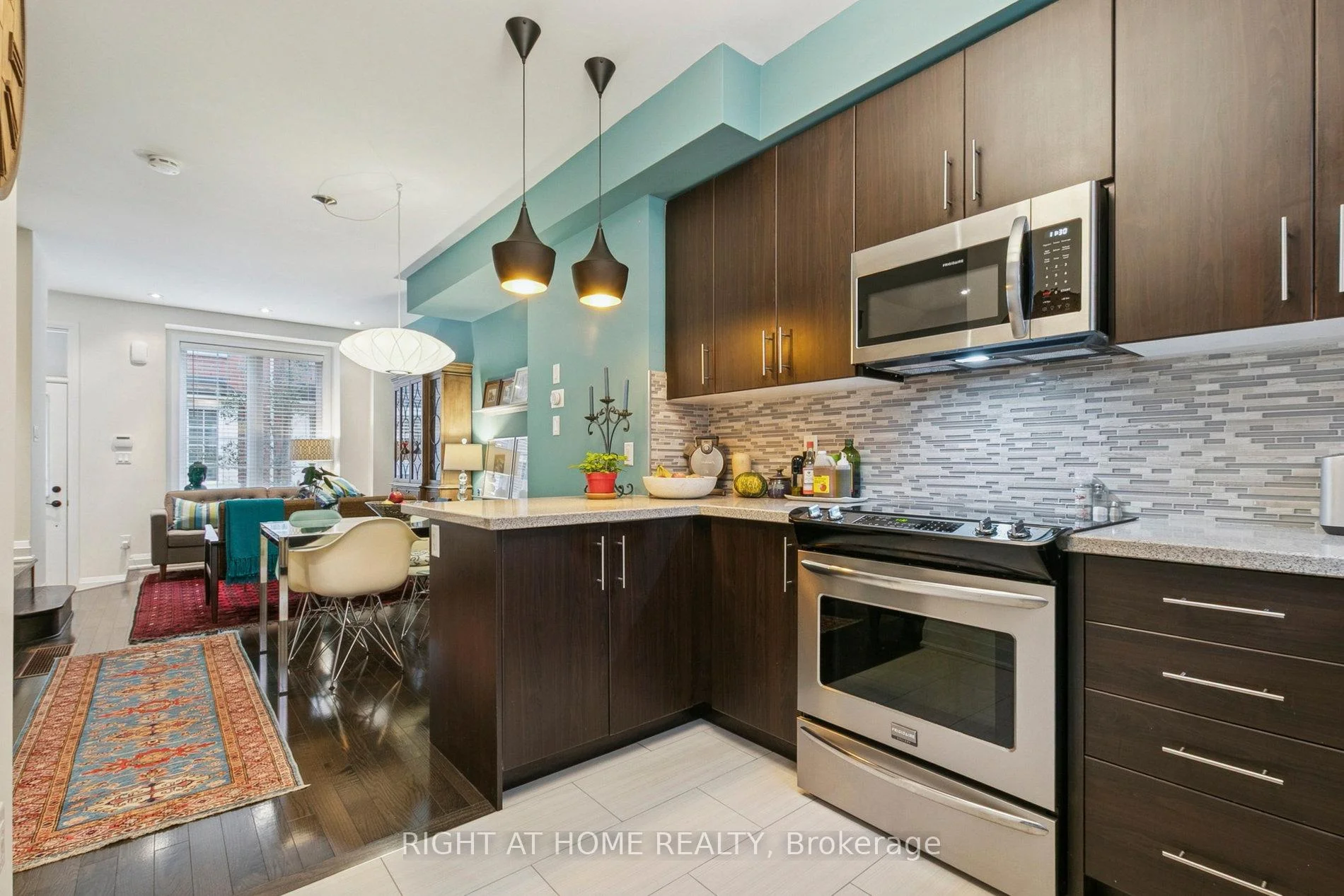 Photo 13 of 28 Raffeix Lane, Toronto, Moss Park — HOMEH