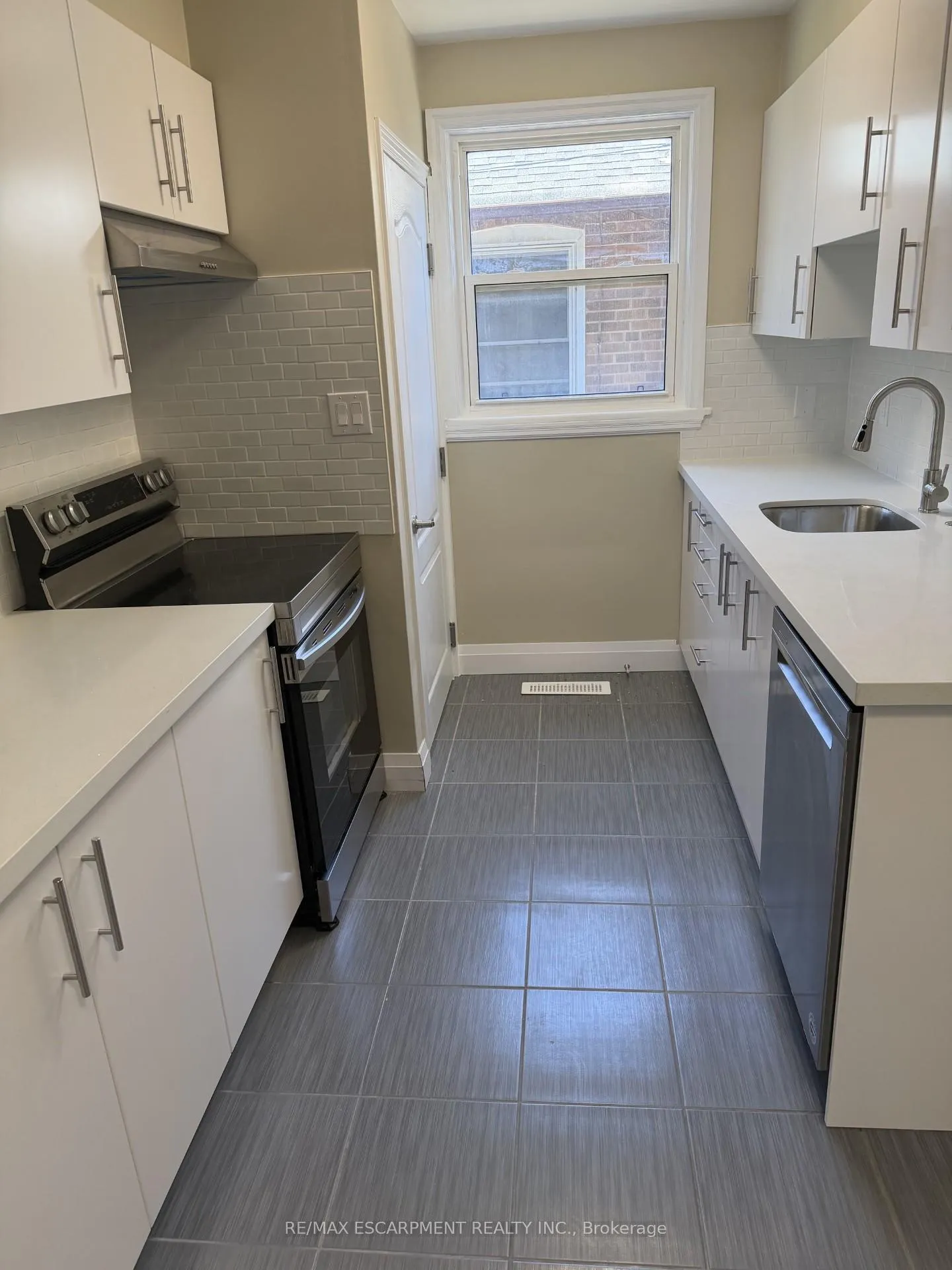 Photo 2 of Unit UPPER, 377 Martin Street, Milton, Old Milton — HOMEH