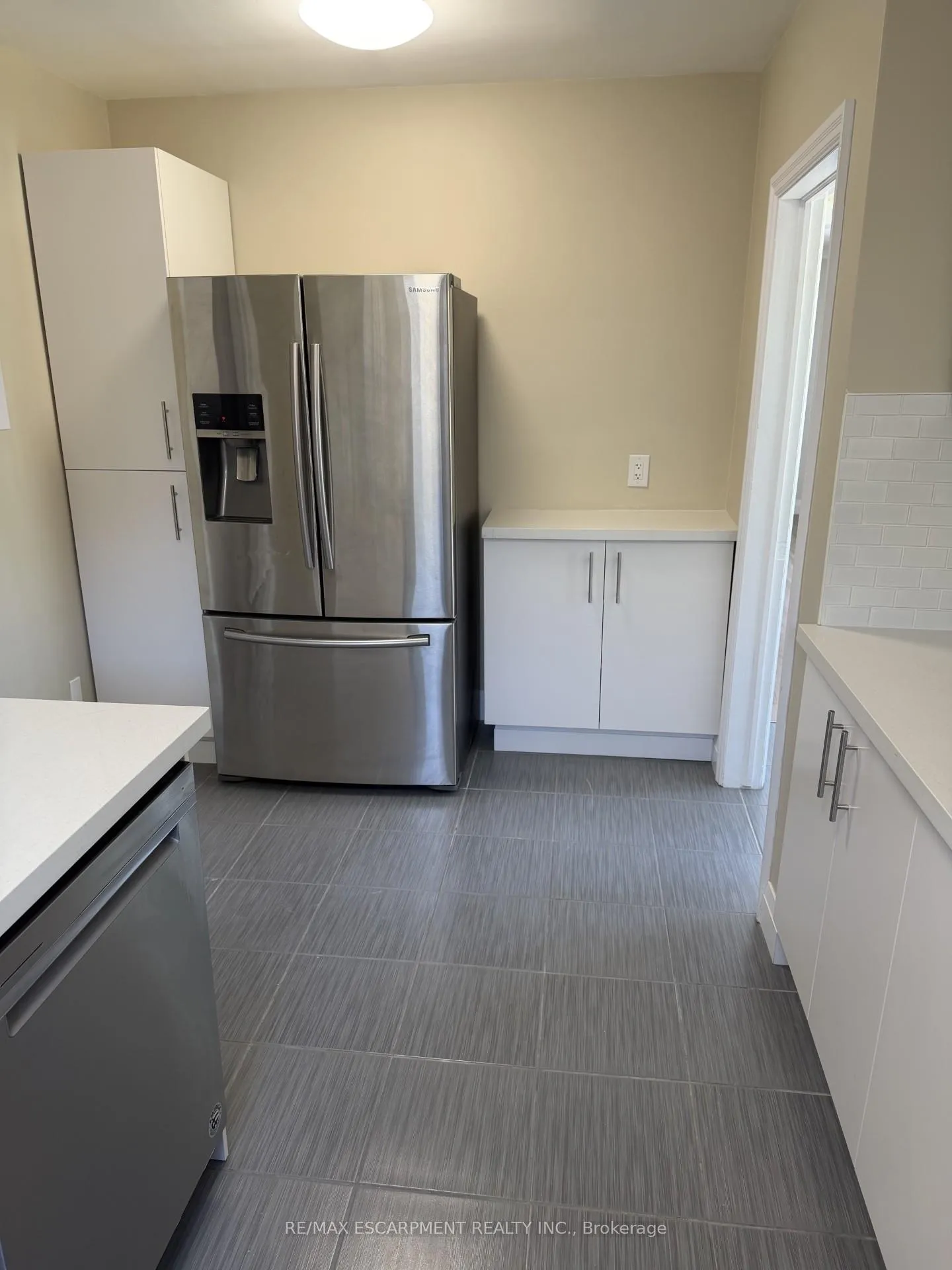Photo 3 of Unit UPPER, 377 Martin Street, Milton, Old Milton — HOMEH