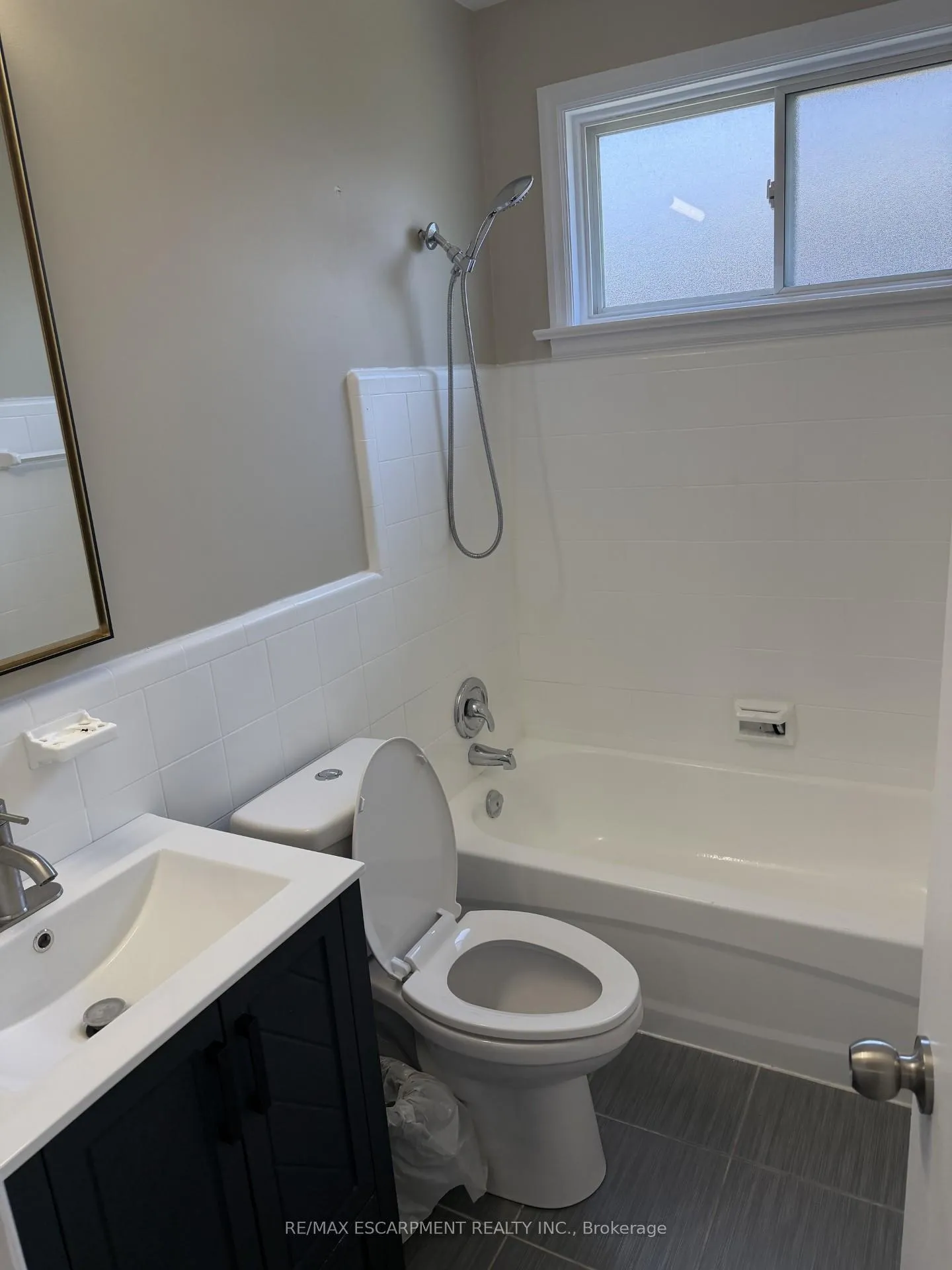 Photo 4 of Unit UPPER, 377 Martin Street, Milton, Old Milton — HOMEH