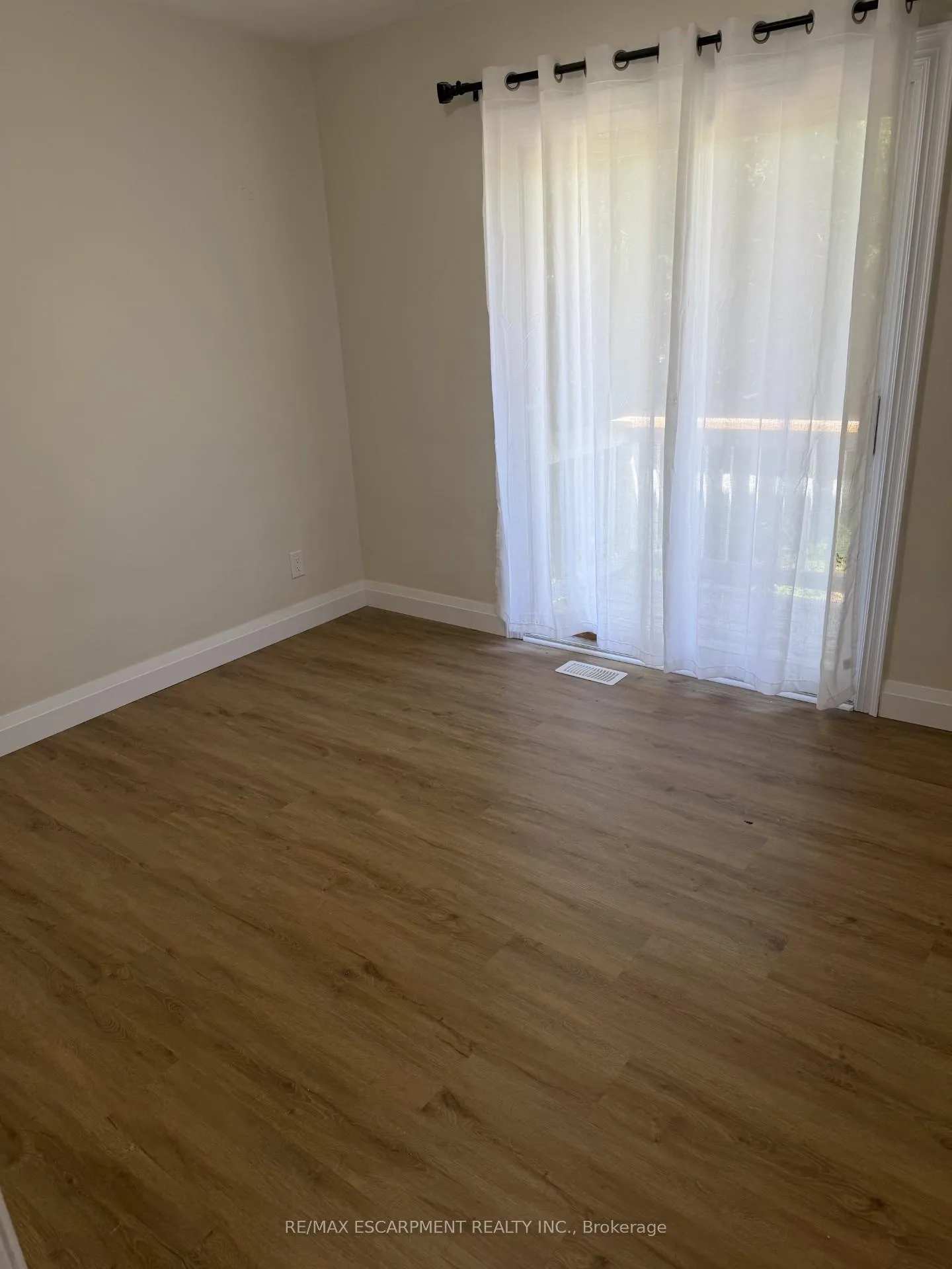 Photo 5 of Unit UPPER, 377 Martin Street, Milton, Old Milton — HOMEH