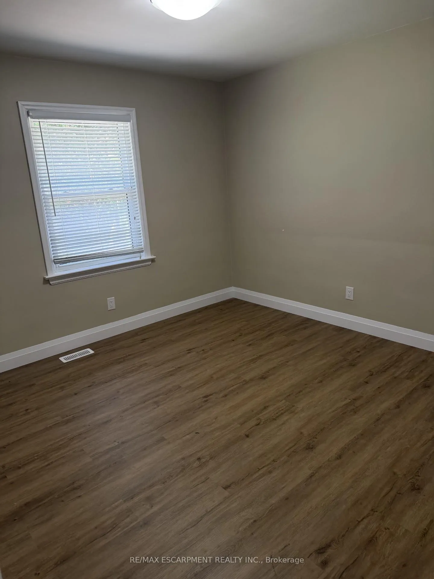 Photo 8 of Unit UPPER, 377 Martin Street, Milton, Old Milton — HOMEH
