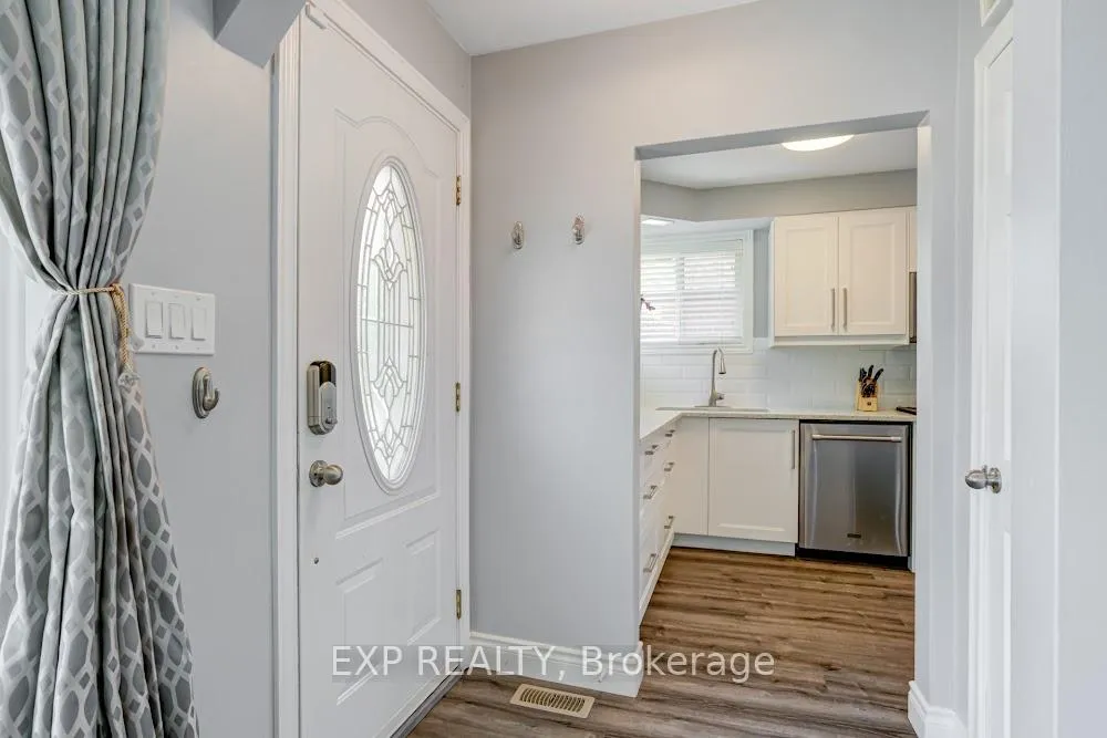 Photo 3 of 42 Terrace Drive, Hamilton, Balfour — HOMEH