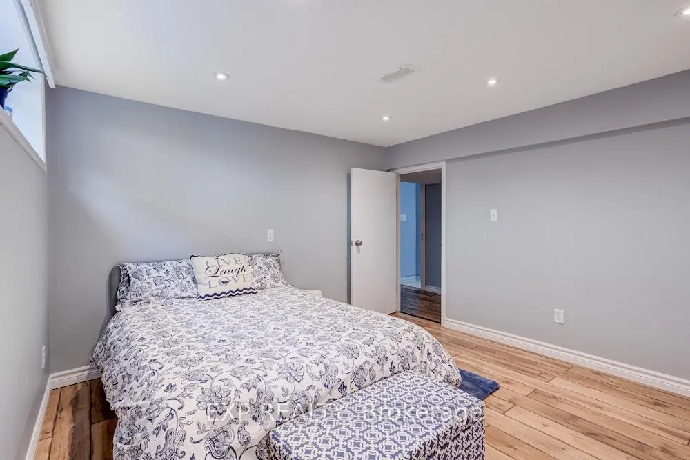 Photo 25 of 42 Terrace Drive, Hamilton, Balfour — HOMEH