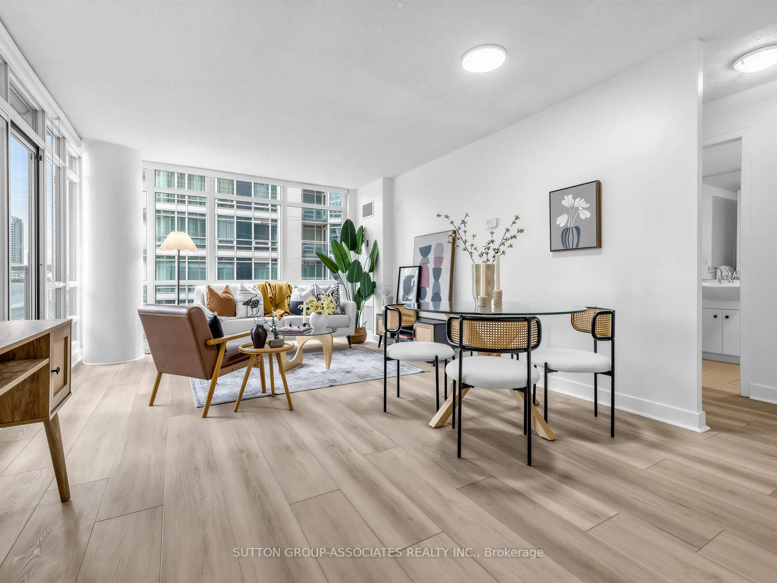 Photo 2 of Unit 611, 381 Front Street W, Toronto, Waterfront Communities — HOMEH