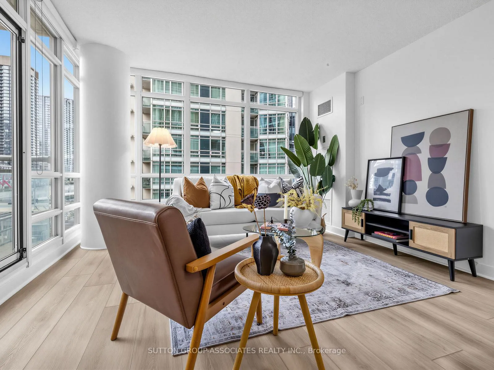 Photo 5 of Unit 611, 381 Front Street W, Toronto, Waterfront Communities — HOMEH