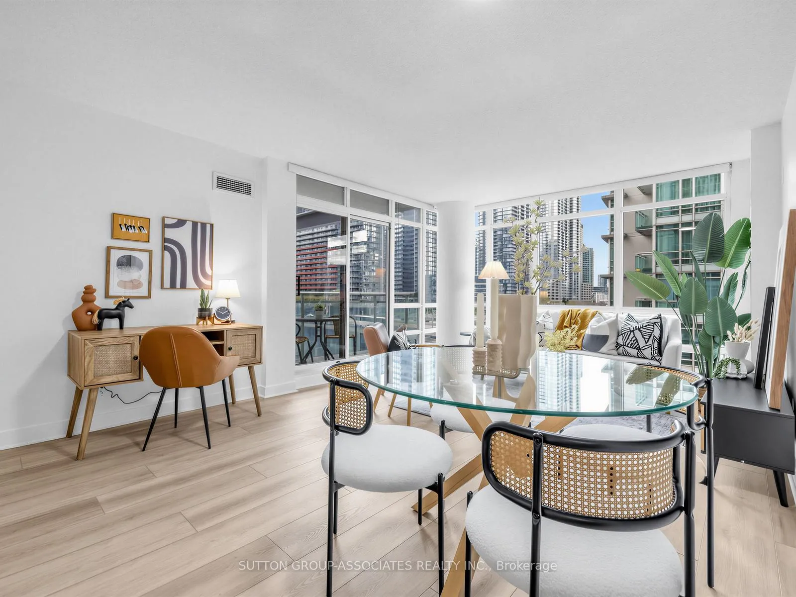 Photo 11 of Unit 611, 381 Front Street W, Toronto, Waterfront Communities — HOMEH