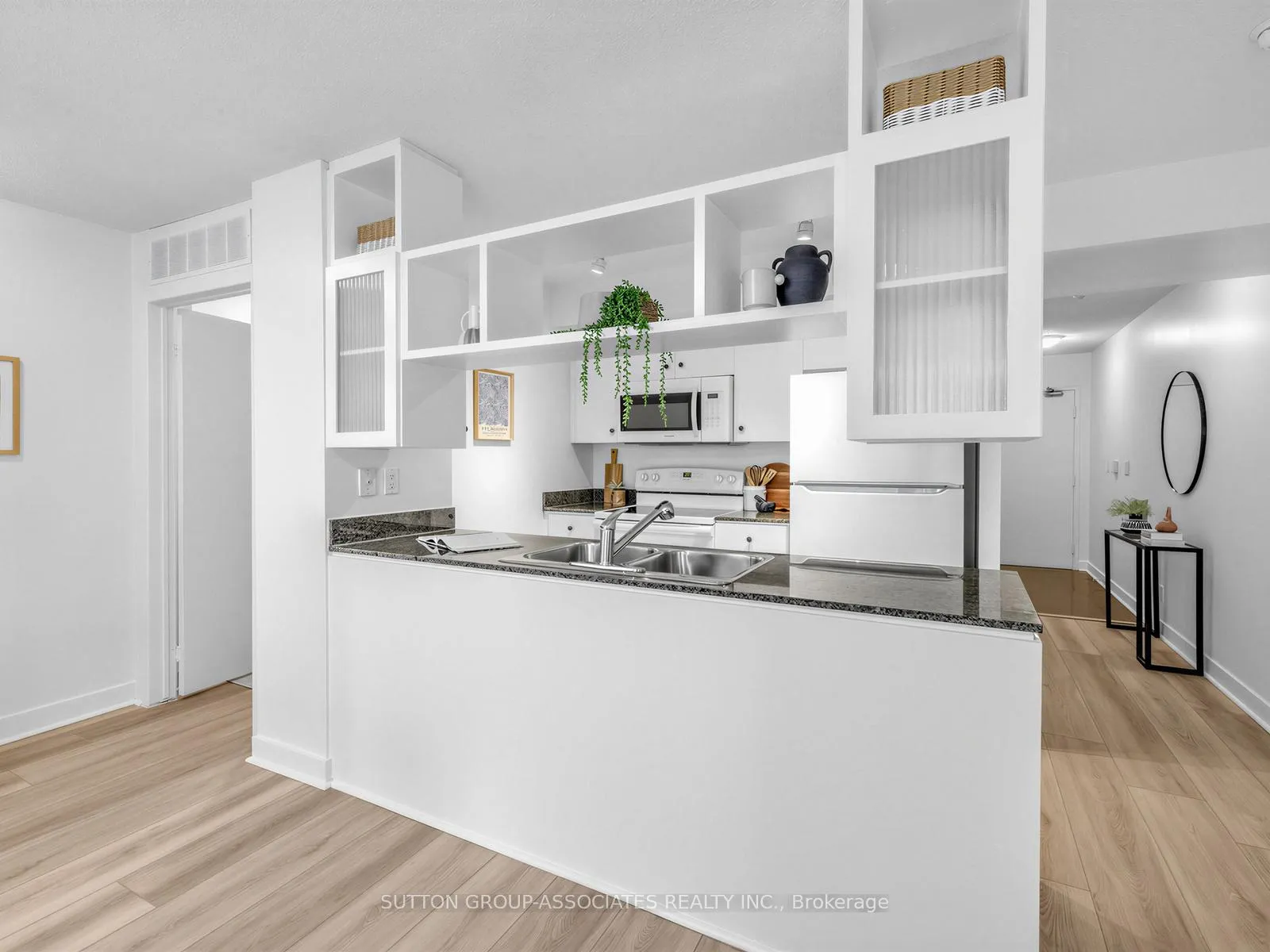 Photo 13 of Unit 611, 381 Front Street W, Toronto, Waterfront Communities — HOMEH