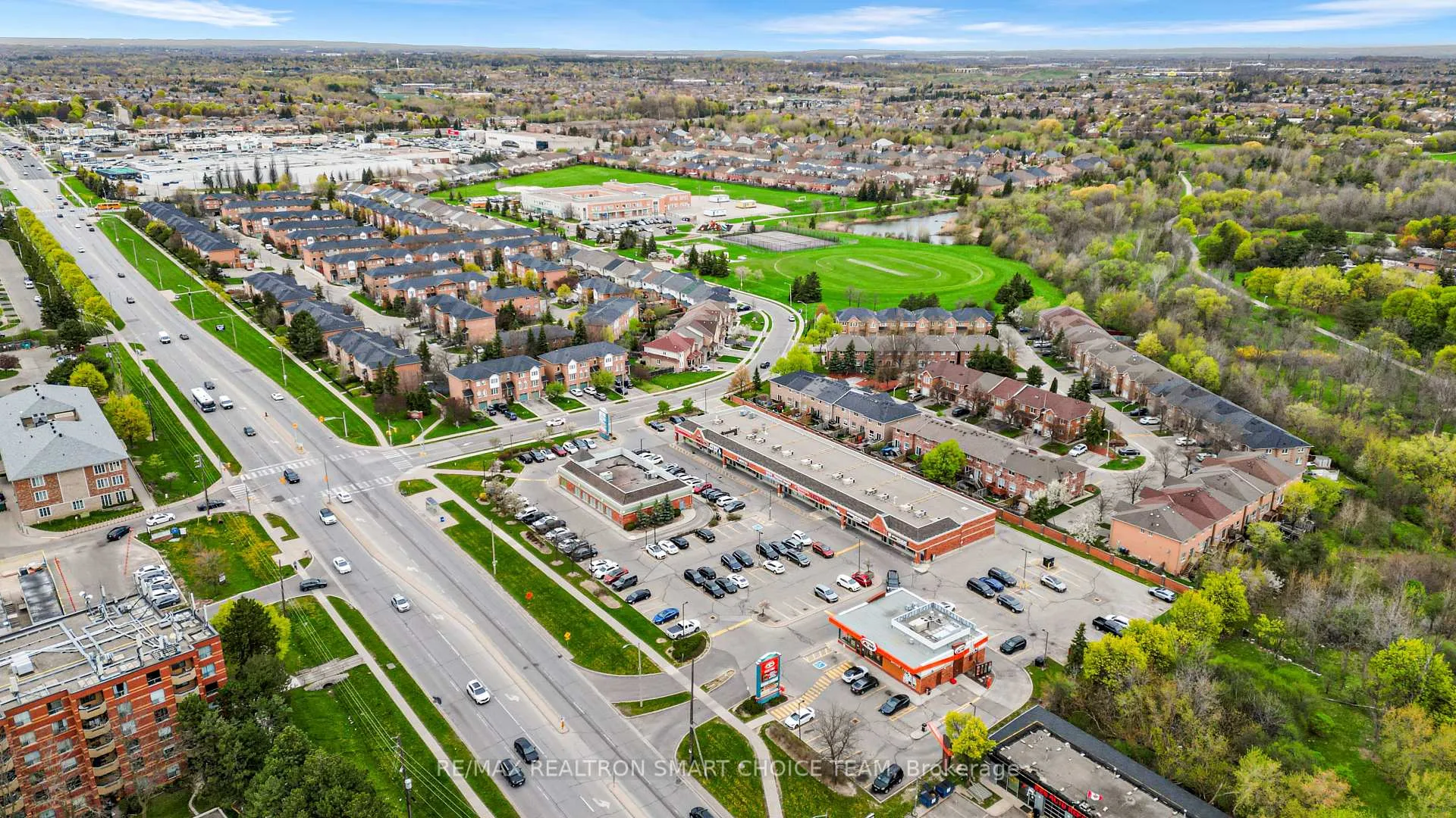 Photo 7 of Unit 48, 100 Brickyard Way, Brampton, Brampton North — HOMEH