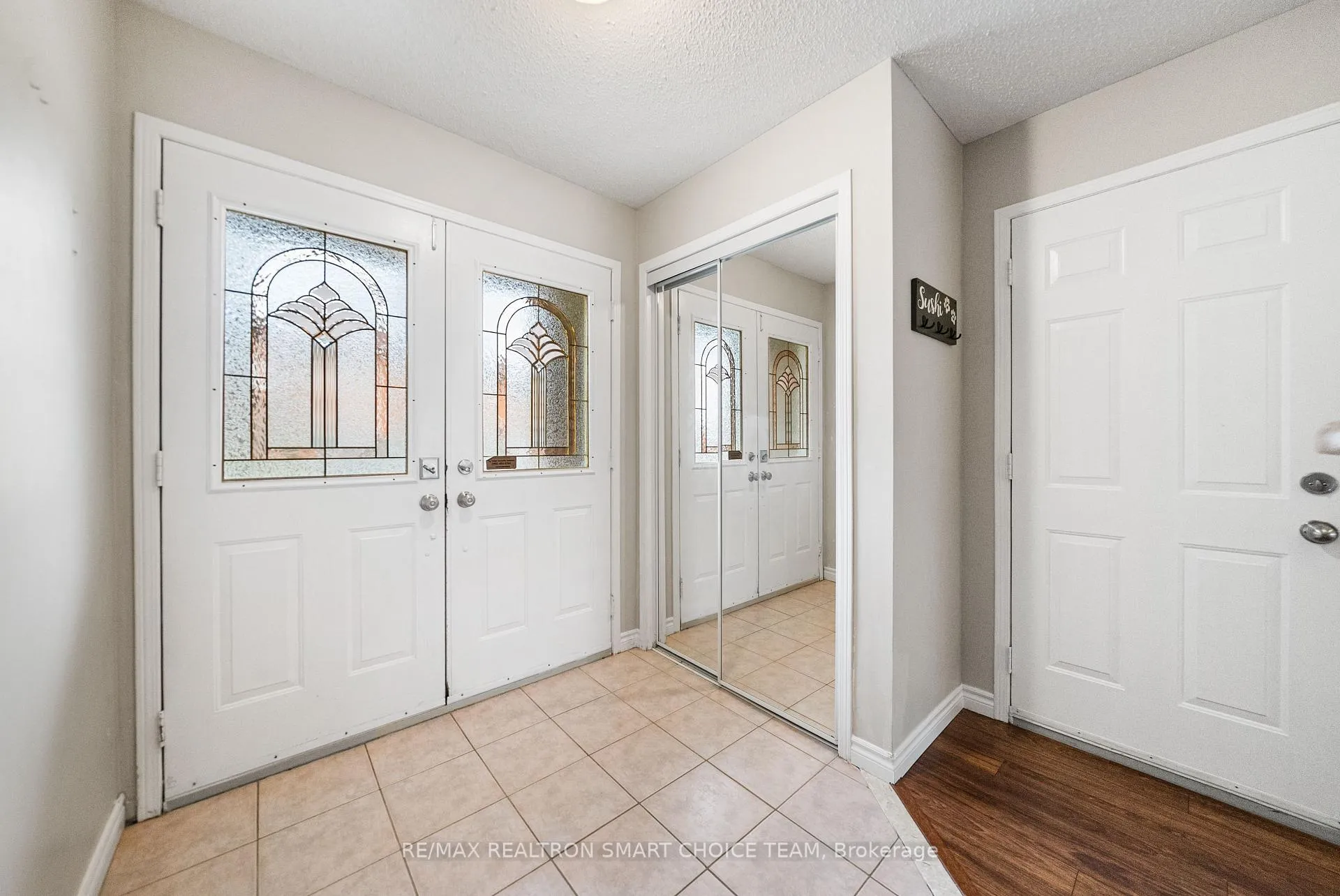 Photo 8 of Unit 48, 100 Brickyard Way, Brampton, Brampton North — HOMEH