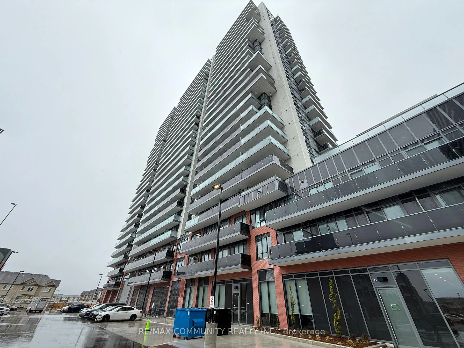 Front of Unit 2611, 2545 Simcoe Street N