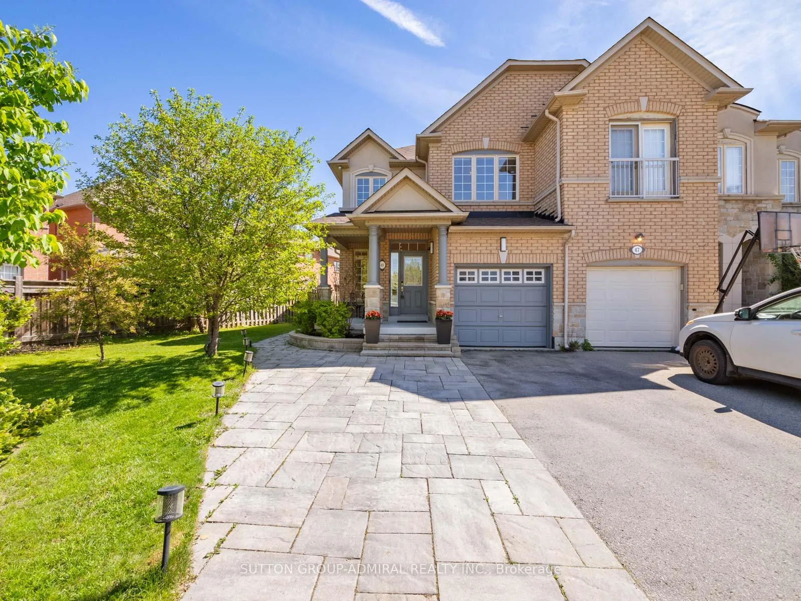 Photo 2 of 49 Loire Valley Avenue, Vaughan, Patterson — HOMEH