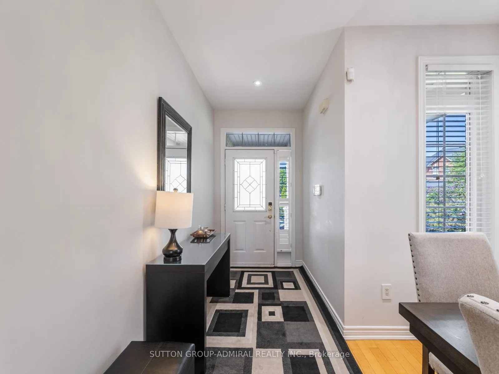 Photo 4 of 49 Loire Valley Avenue, Vaughan, Patterson — HOMEH