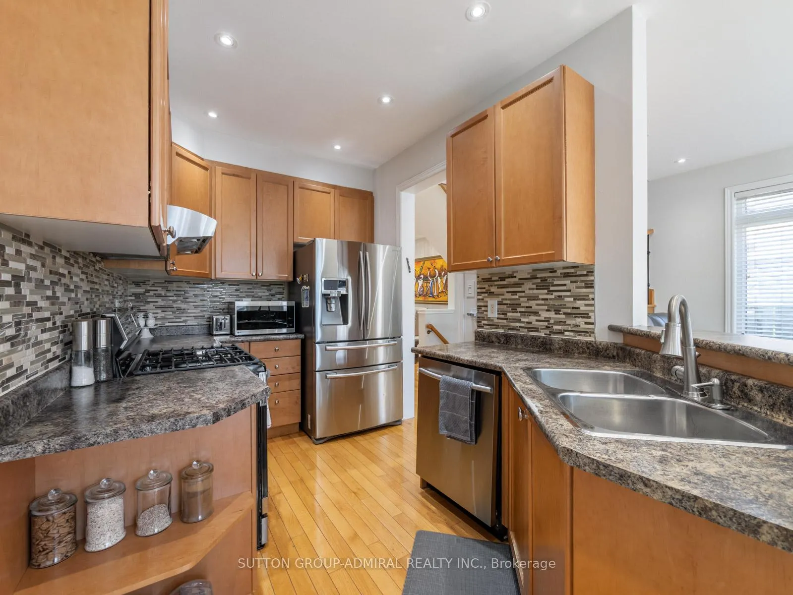 Photo 6 of 49 Loire Valley Avenue, Vaughan, Patterson — HOMEH