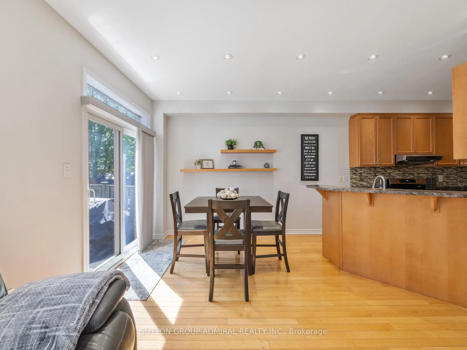 Photo 10 of 49 Loire Valley Avenue, Vaughan, Patterson — HOMEH