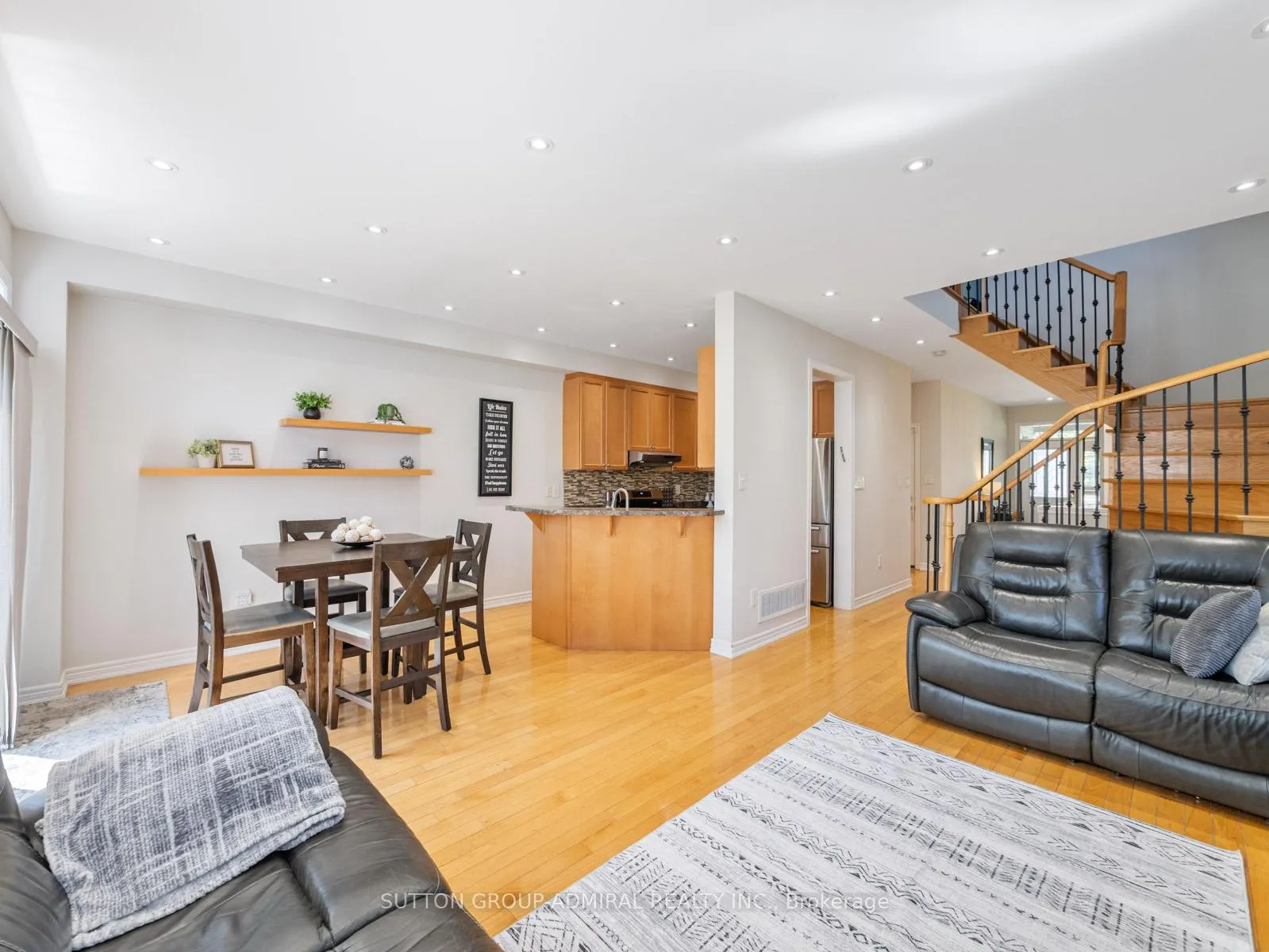 Photo 11 of 49 Loire Valley Avenue, Vaughan, Patterson — HOMEH