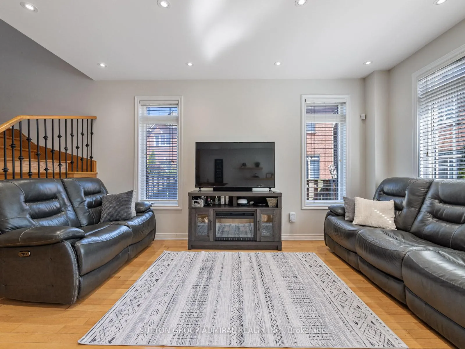 Photo 12 of 49 Loire Valley Avenue, Vaughan, Patterson — HOMEH