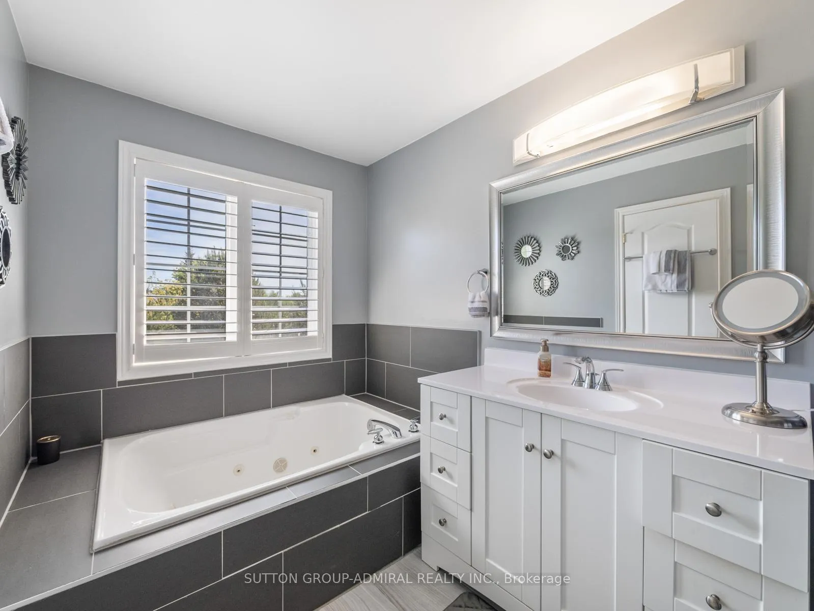 Photo 19 of 49 Loire Valley Avenue, Vaughan, Patterson — HOMEH