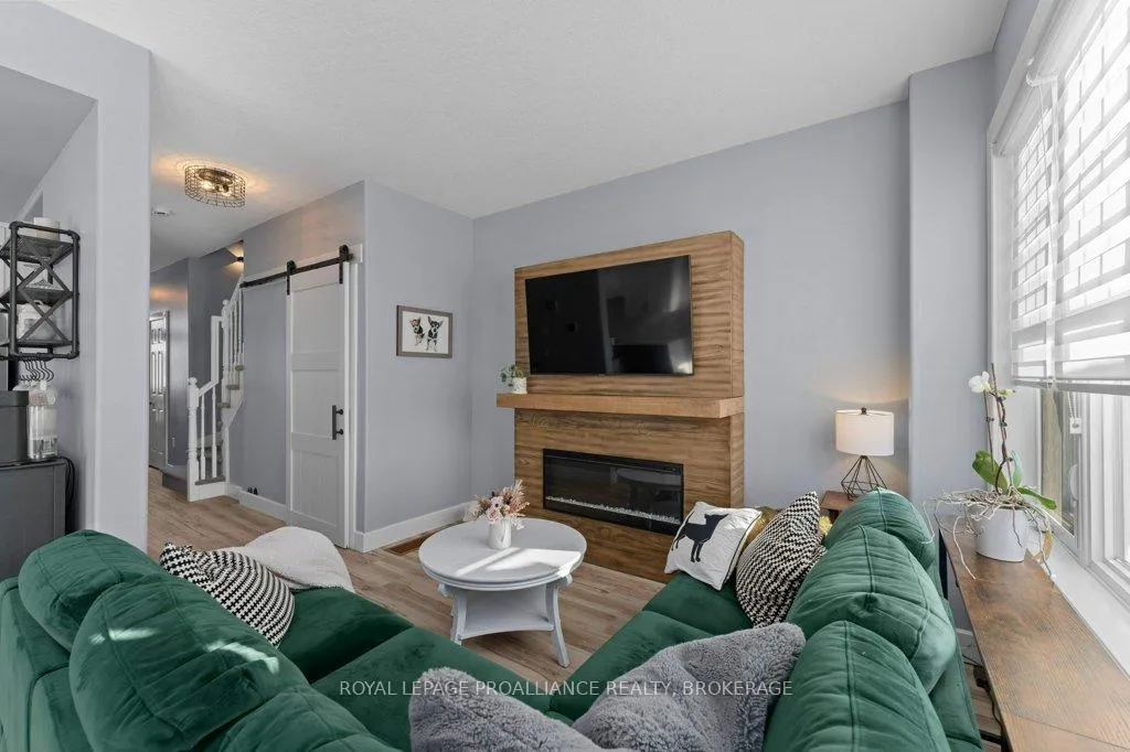 Photo 7 of 798 Newmarket Lane, Kingston, East of Sir John A. Blvd — HOMEH