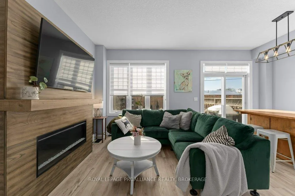 Photo 8 of 798 Newmarket Lane, Kingston, East of Sir John A. Blvd — HOMEH