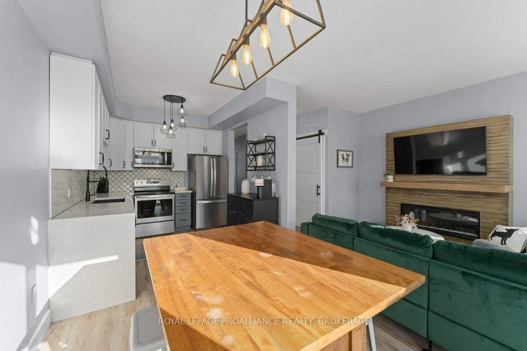 Photo 11 of 798 Newmarket Lane, Kingston, East of Sir John A. Blvd — HOMEH